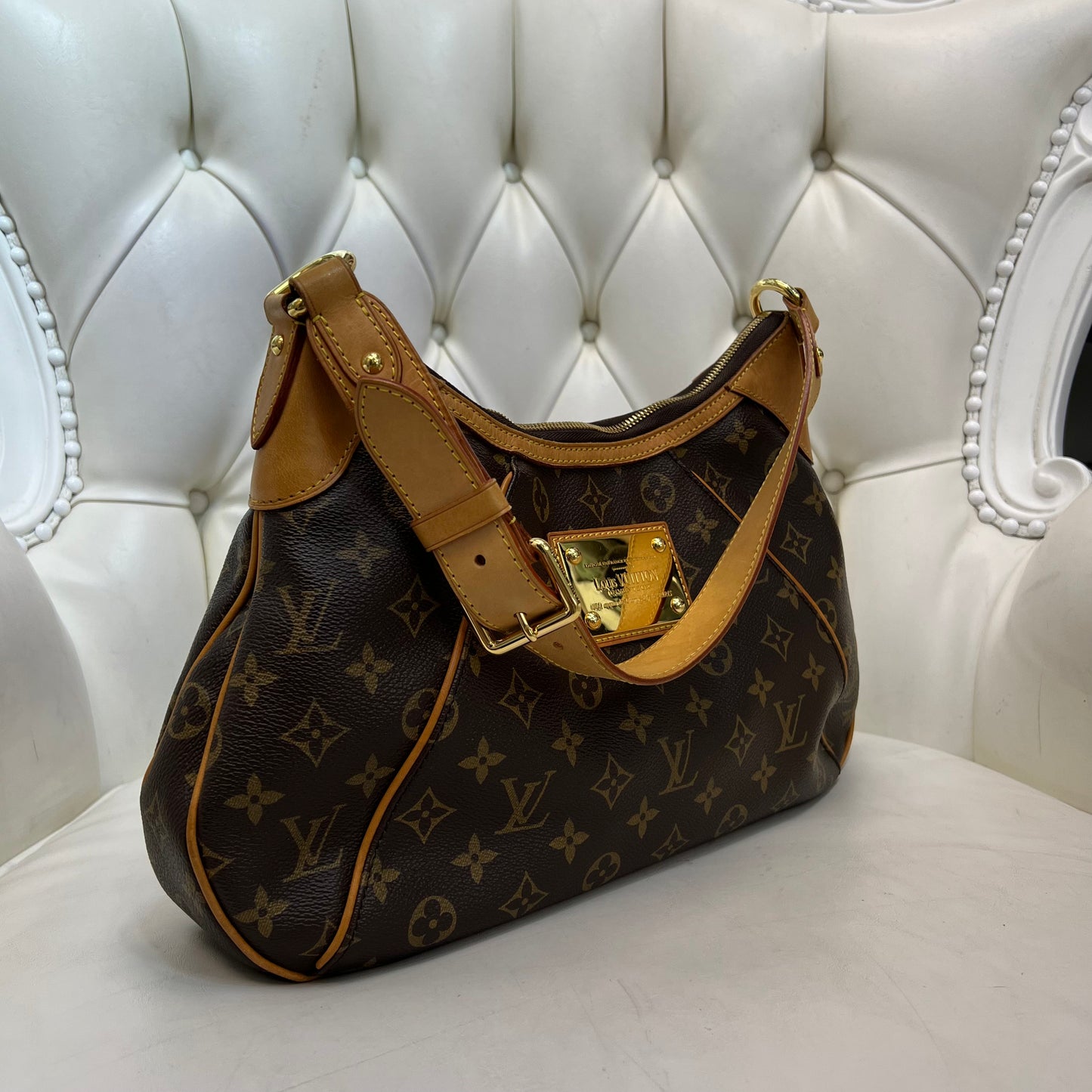 Louis Vuitton Thames Monogram