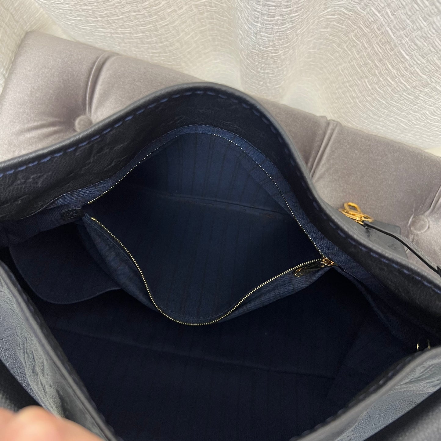 Louis Vuitton Bleu Infini Empreinte Leather Artsy MM