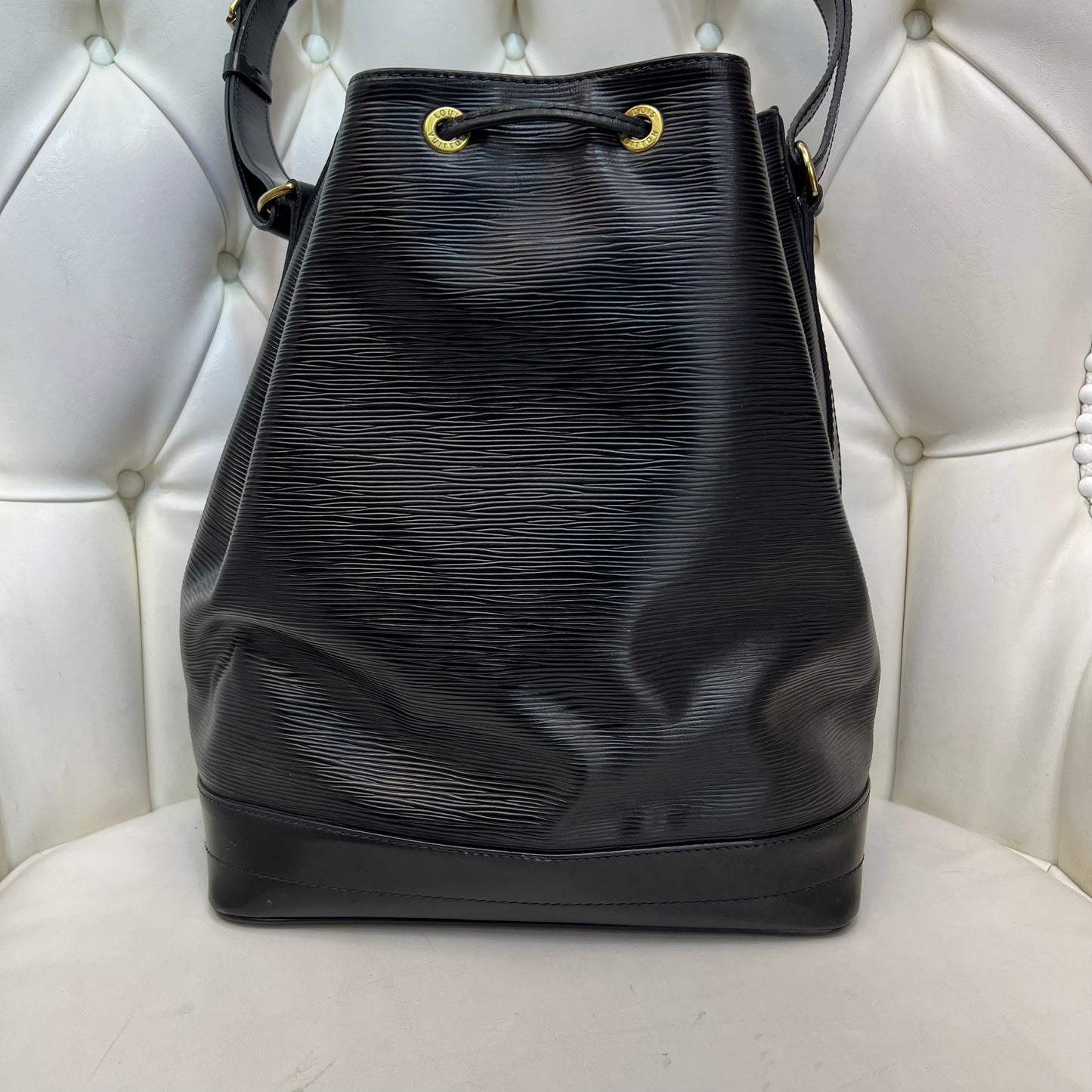 Louis Vuitton Noe Black Epi Leather
