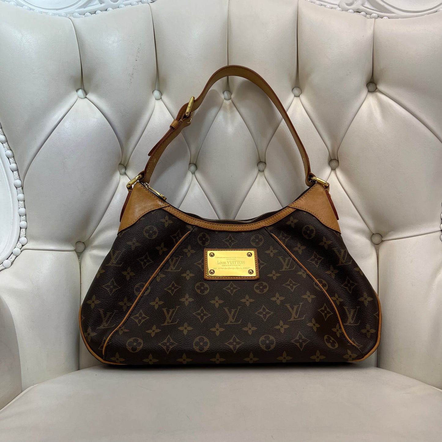 Louis Vuitton Thames Monogram