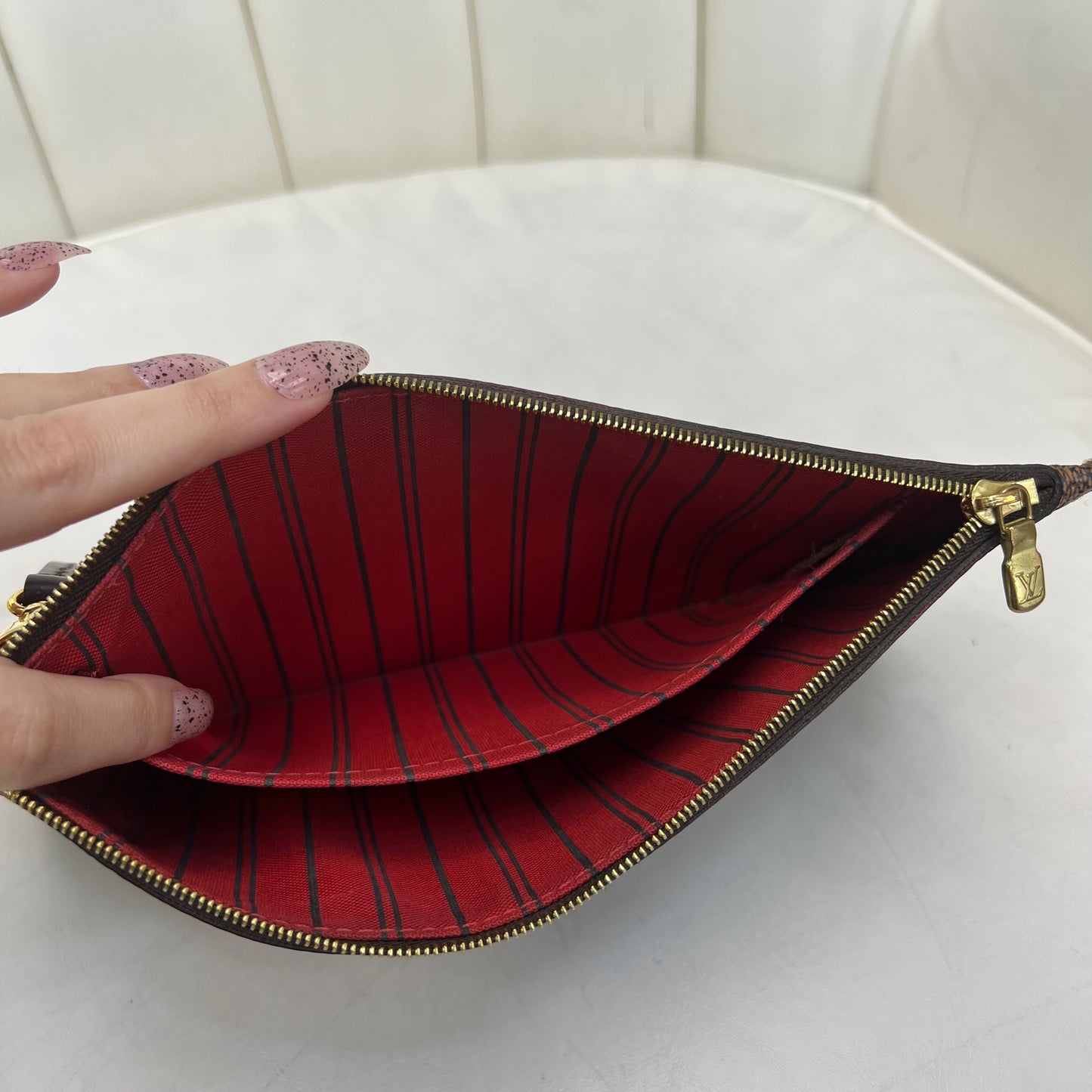 Louis Vuitton Neverfull Pouch Damier Ebene Red