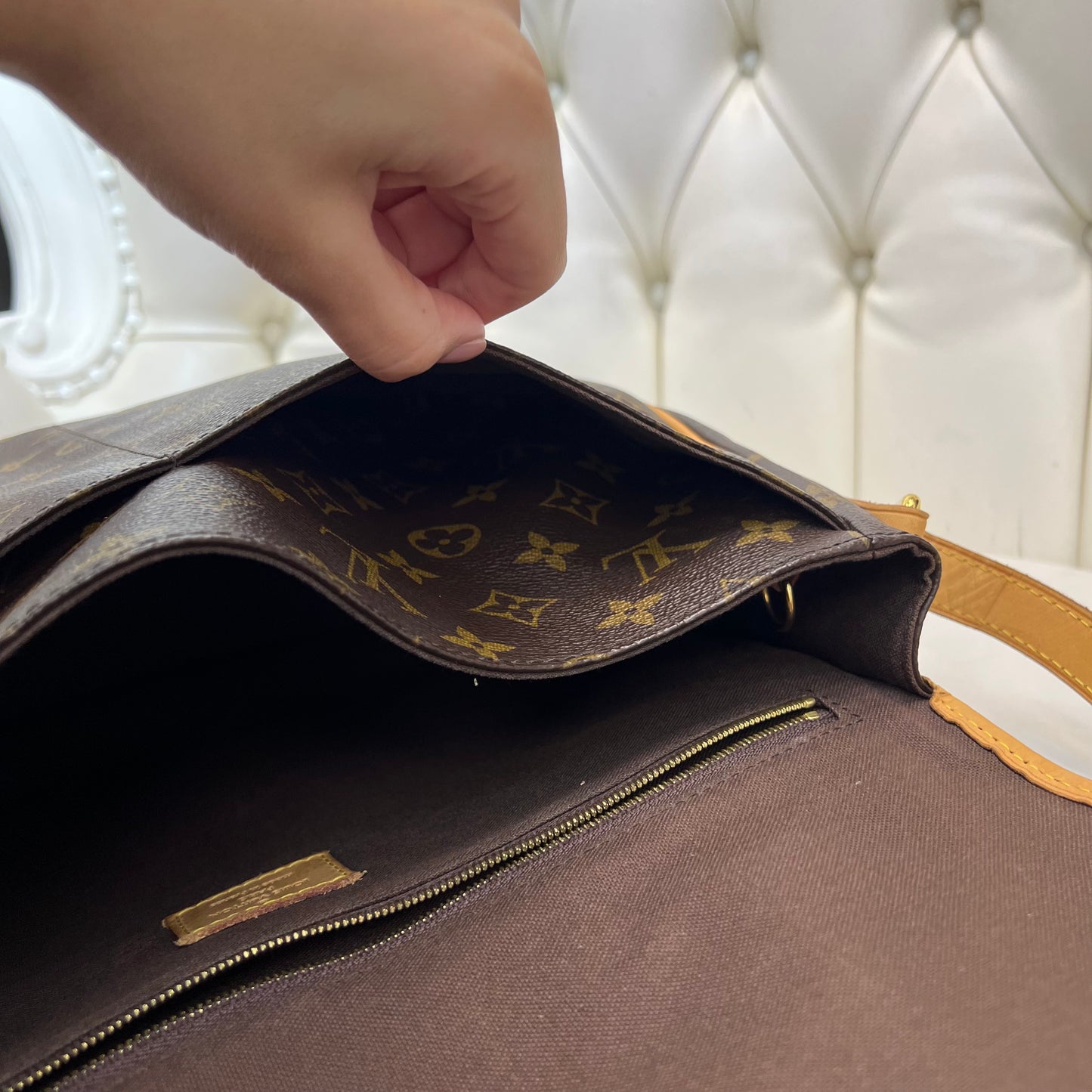 Louis Vuitton Menilmontant MM