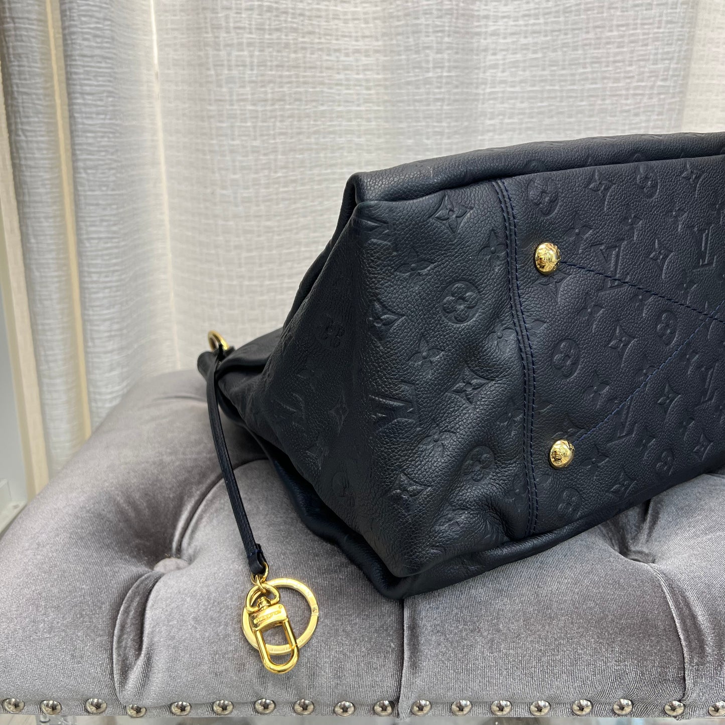 Louis Vuitton Bleu Infini Empreinte Leather Artsy MM