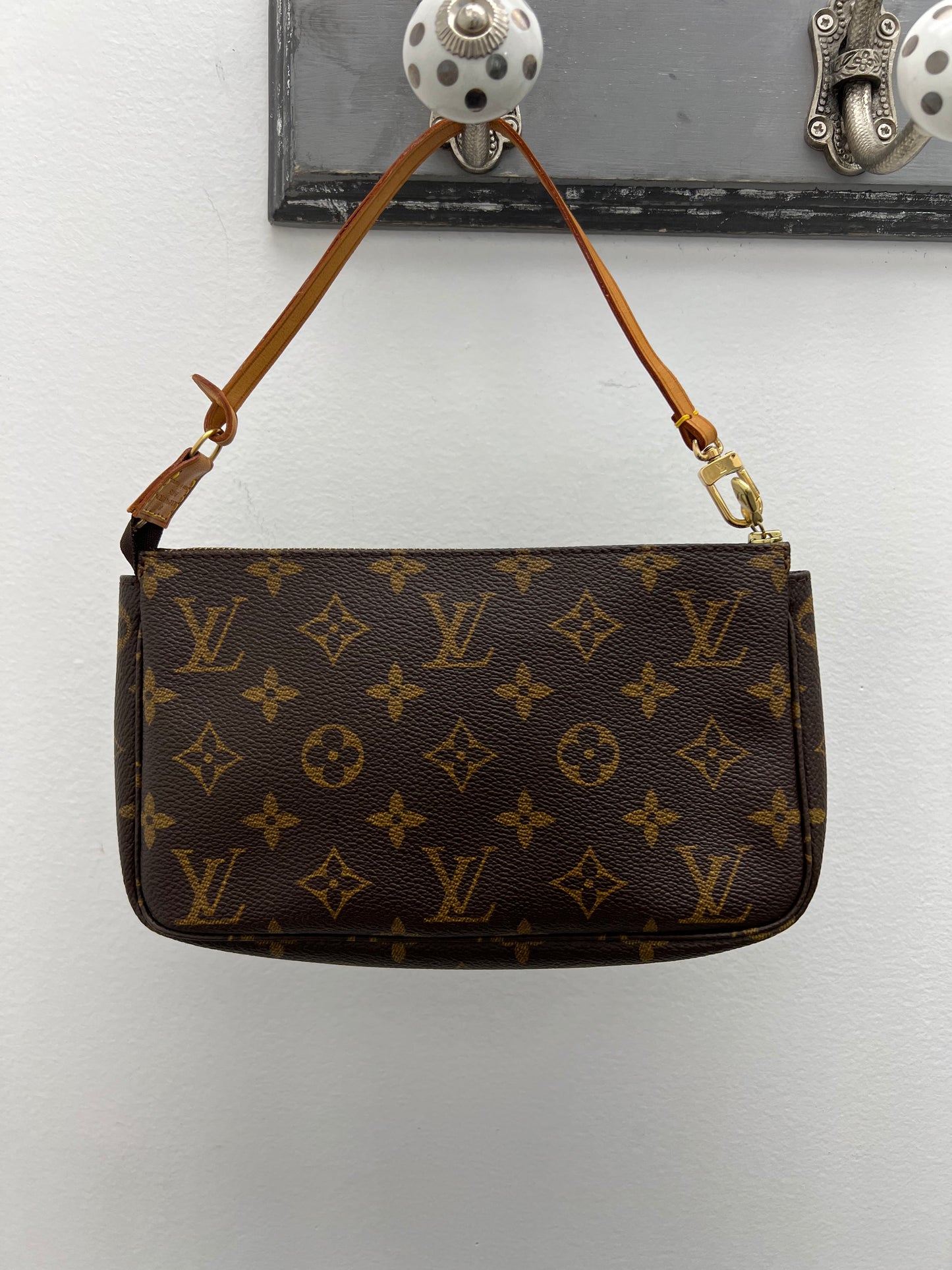 Louis Vuitton Pochette Monogram