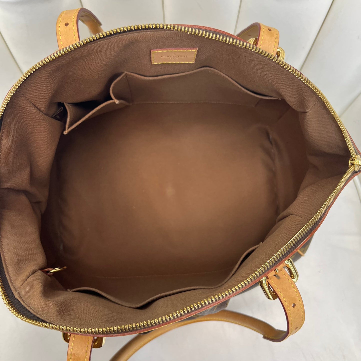 Louis Vuitton Tivoli GM Monogram