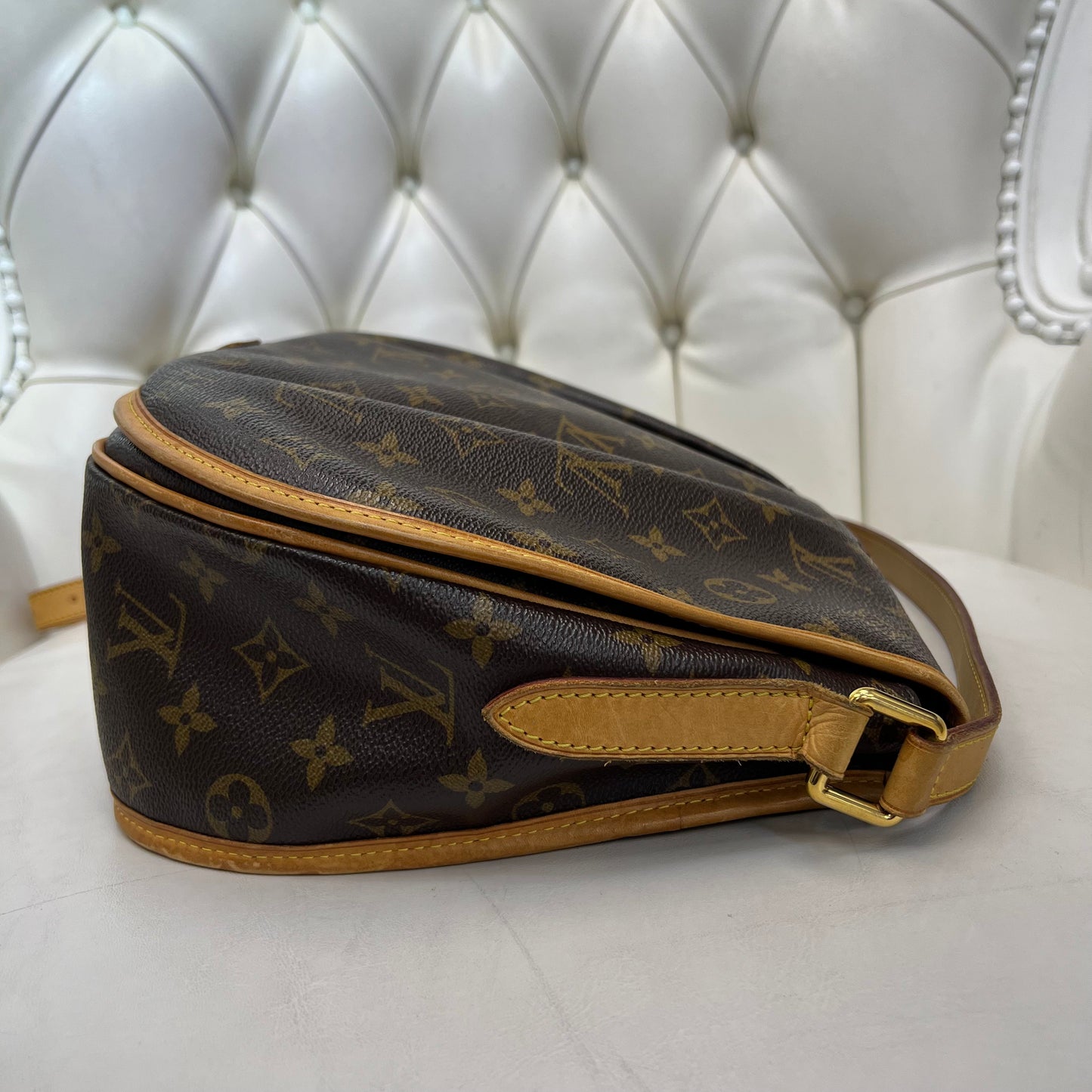 Louis Vuitton Menilmontant MM