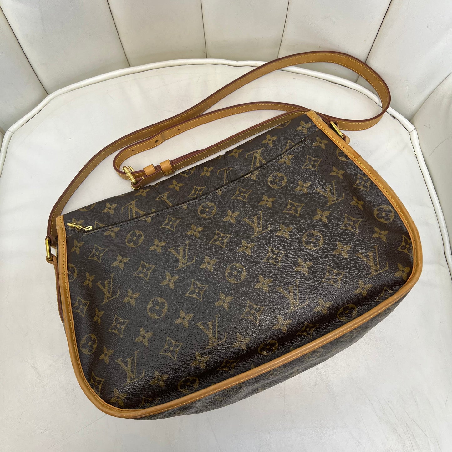 Louis Vuitton Menilmontant MM
