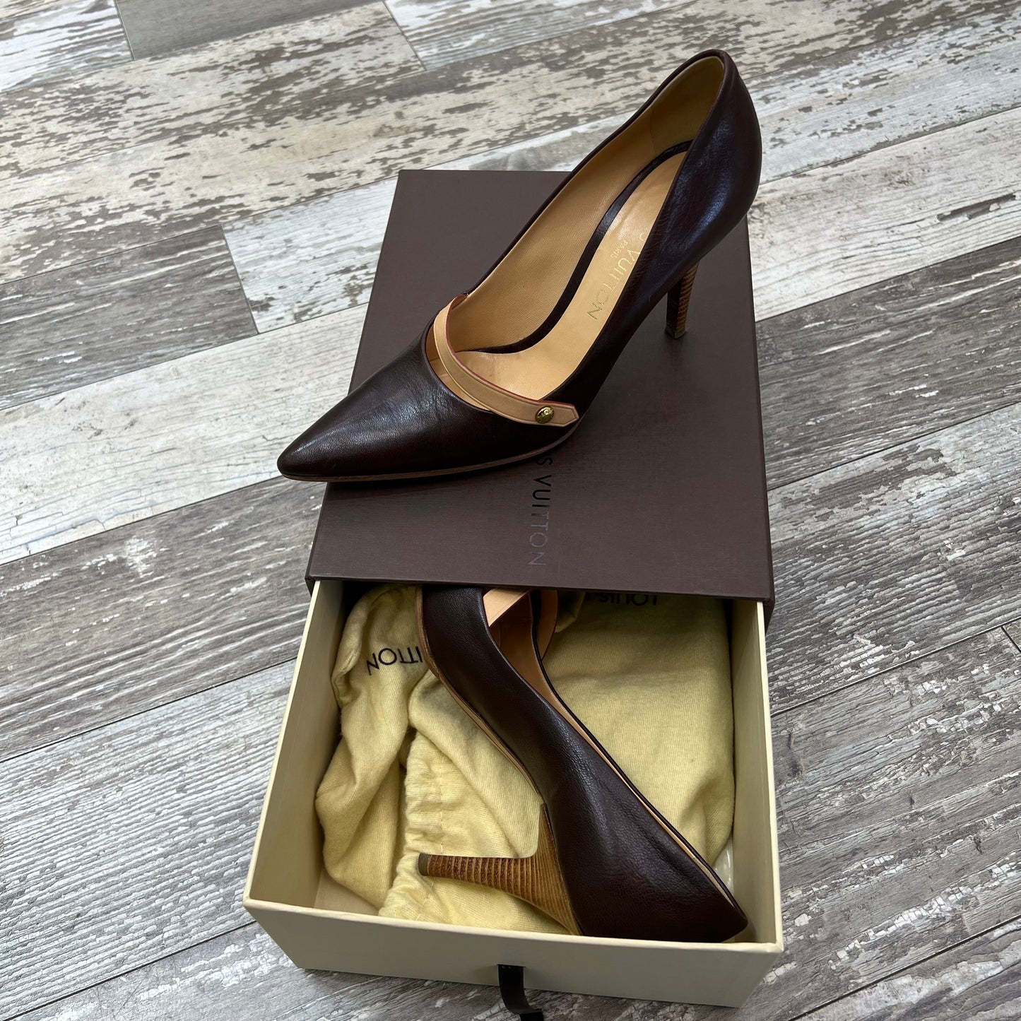 Louis Vuitton Brown Leather Pumps, Size 37