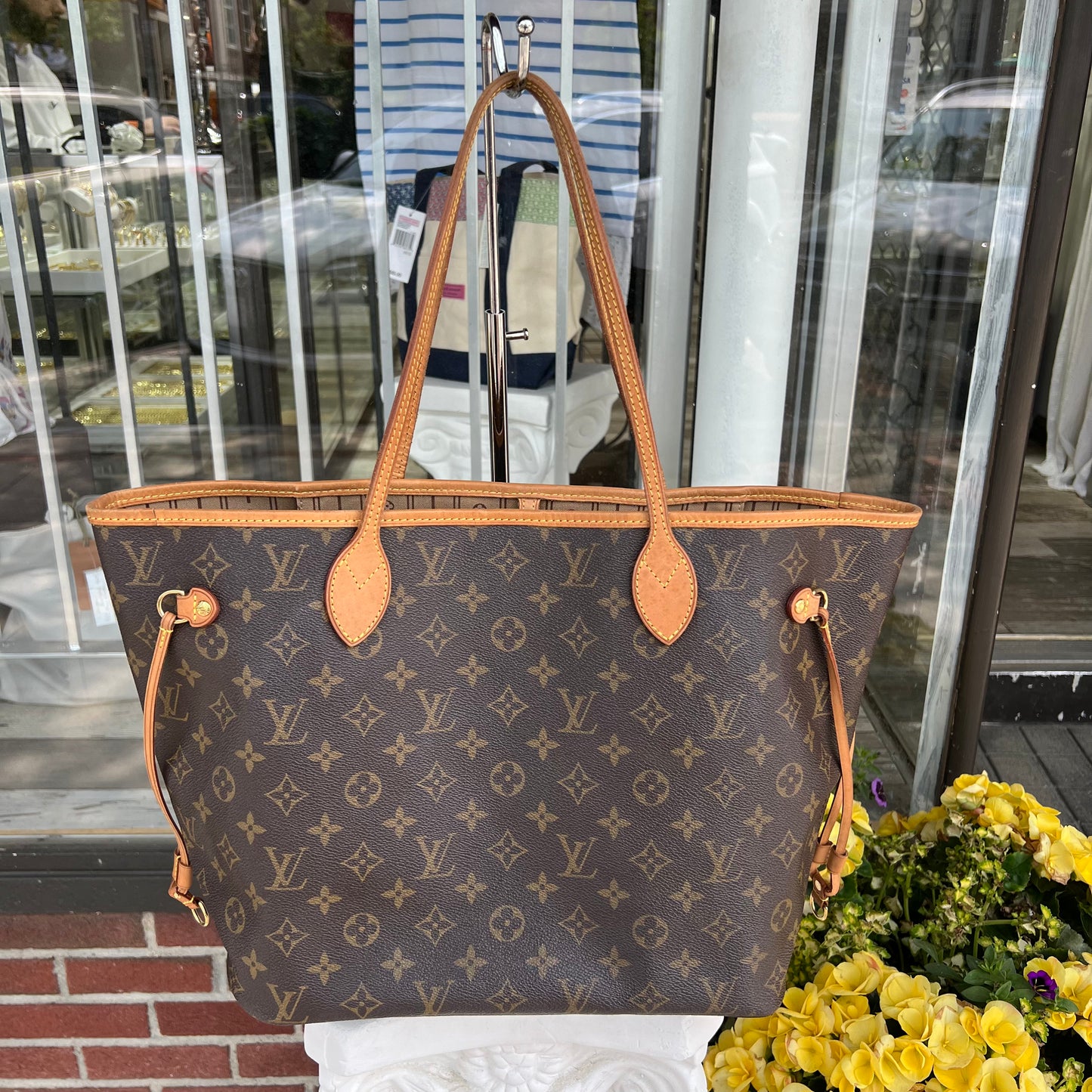 Louis Vuitton Neverfull MM Monogram, Tan