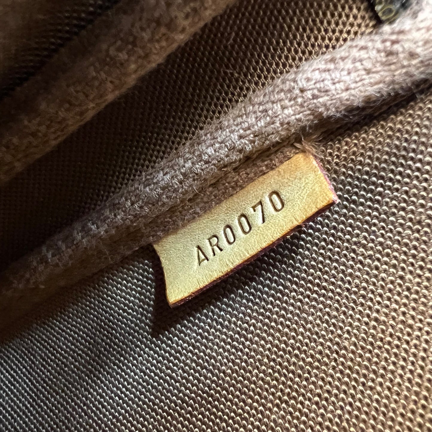 Louis Vuitton Pochette Monogram