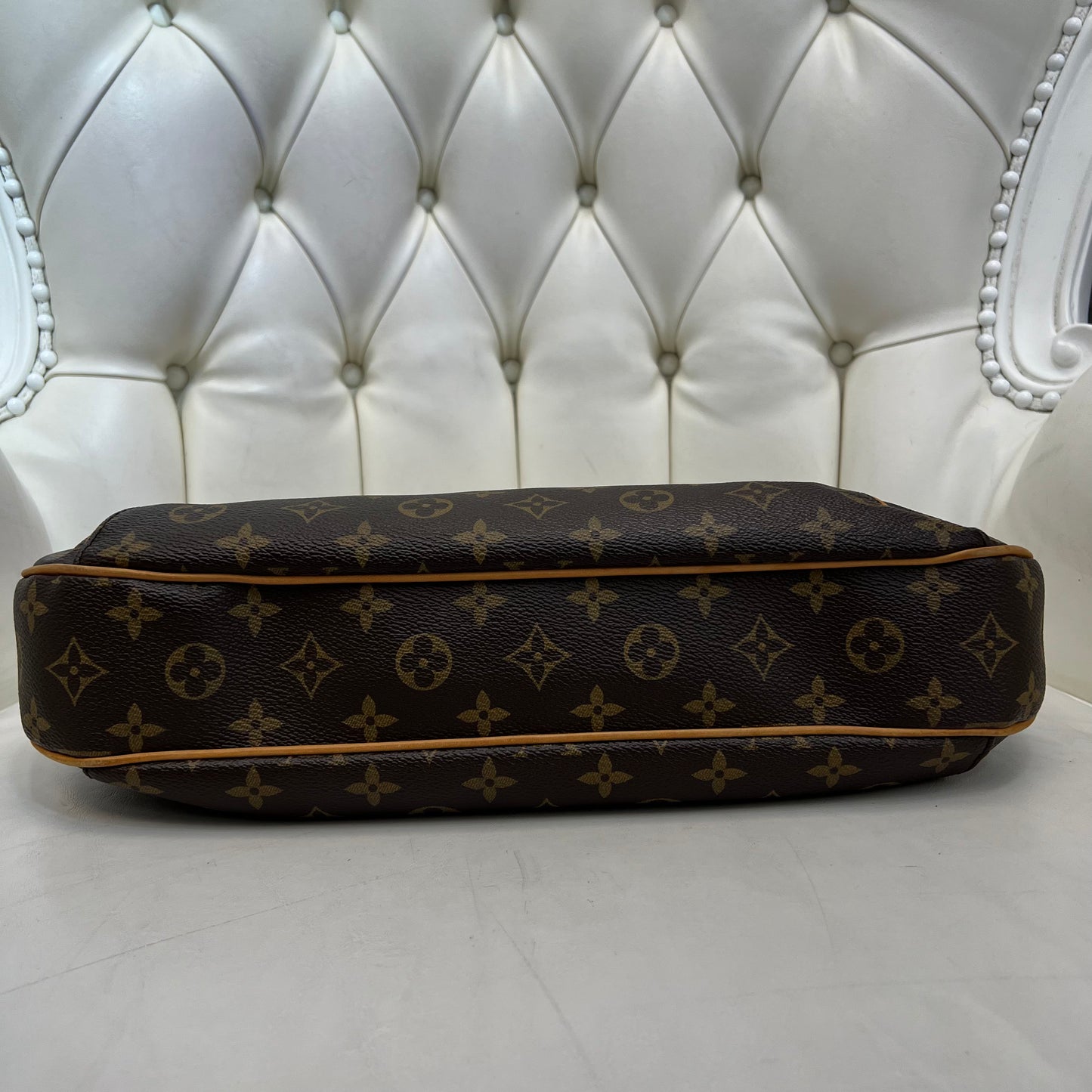Louis Vuitton Thames Monogram
