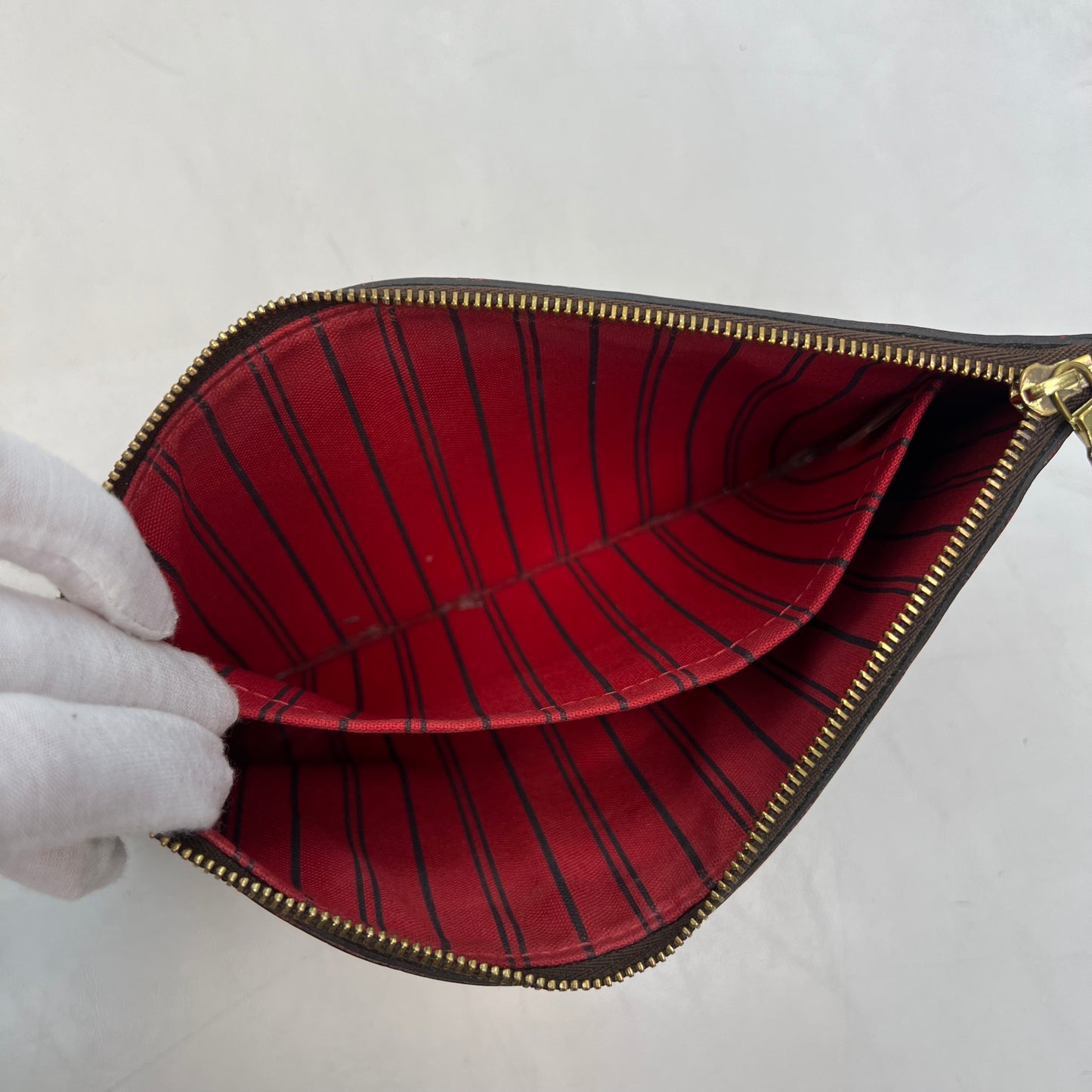 Louis Vuitton Neverfull Pouch Damier Ebene Red