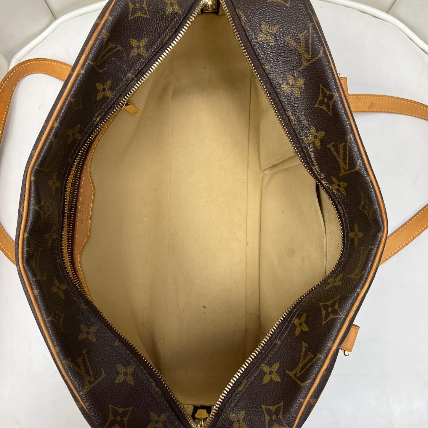 Louis Vuitton Cite Monogram MM