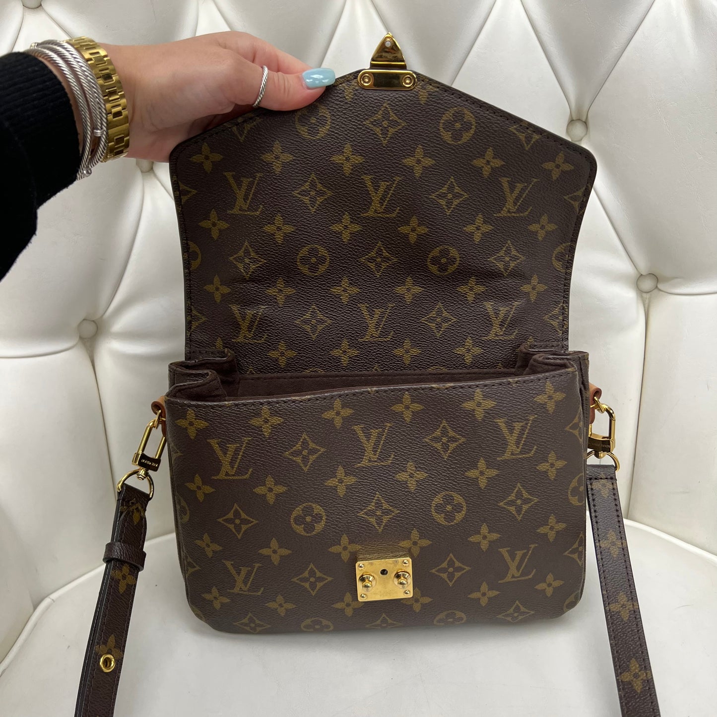 Louis Vuitton Pochette Métis Monogram