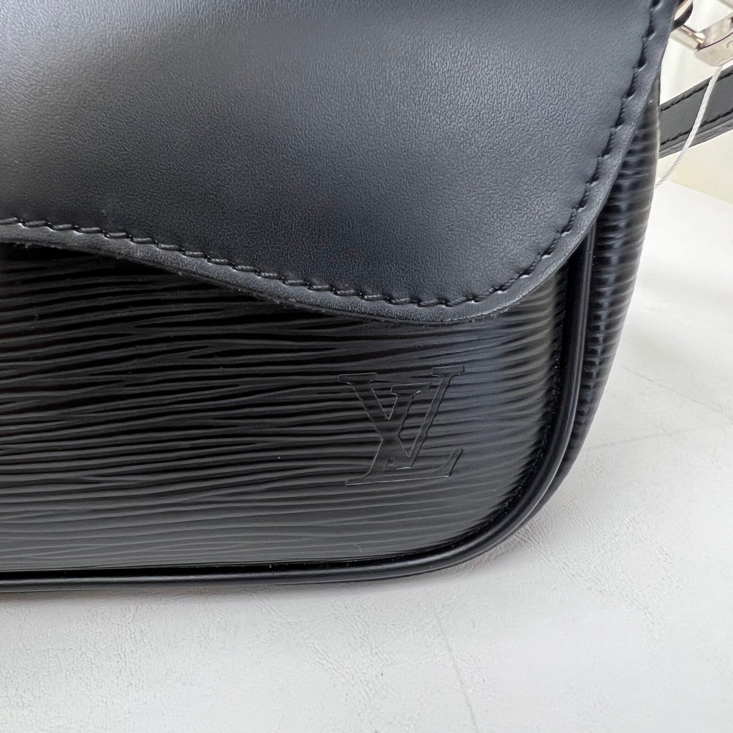 Louis Vuitton Montaigne Clutch Black Epi