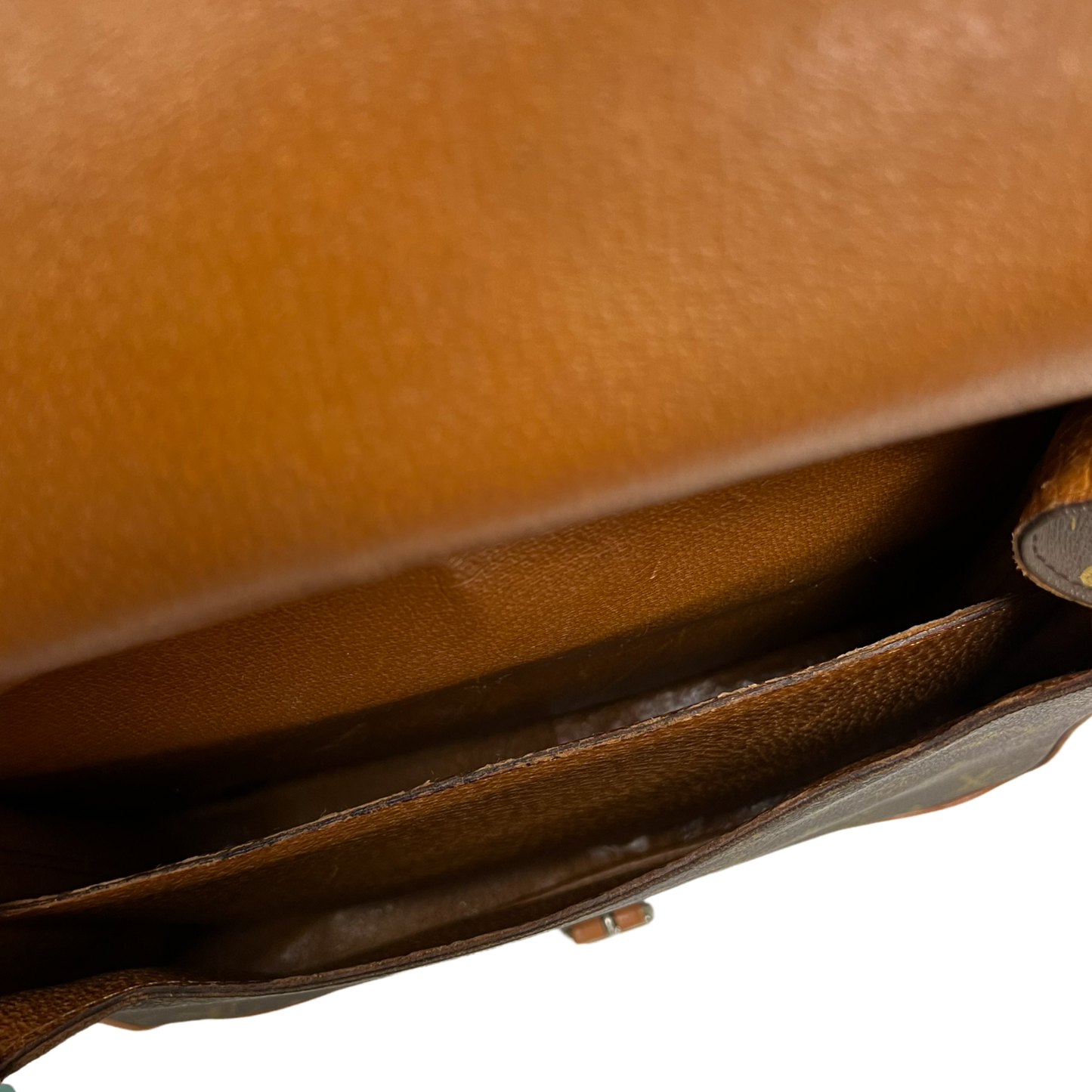 Louis Vuitton Cartouchiere 26
