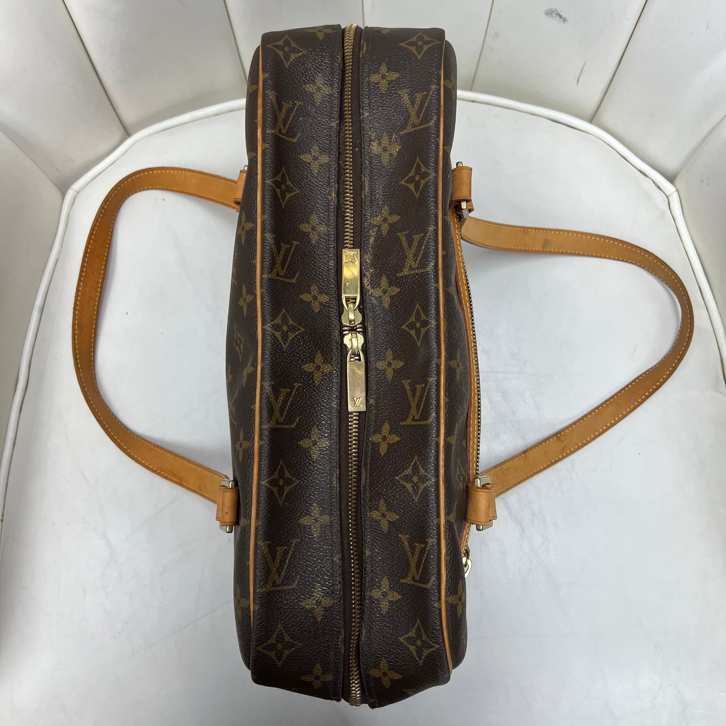 Louis Vuitton Cite Monogram MM