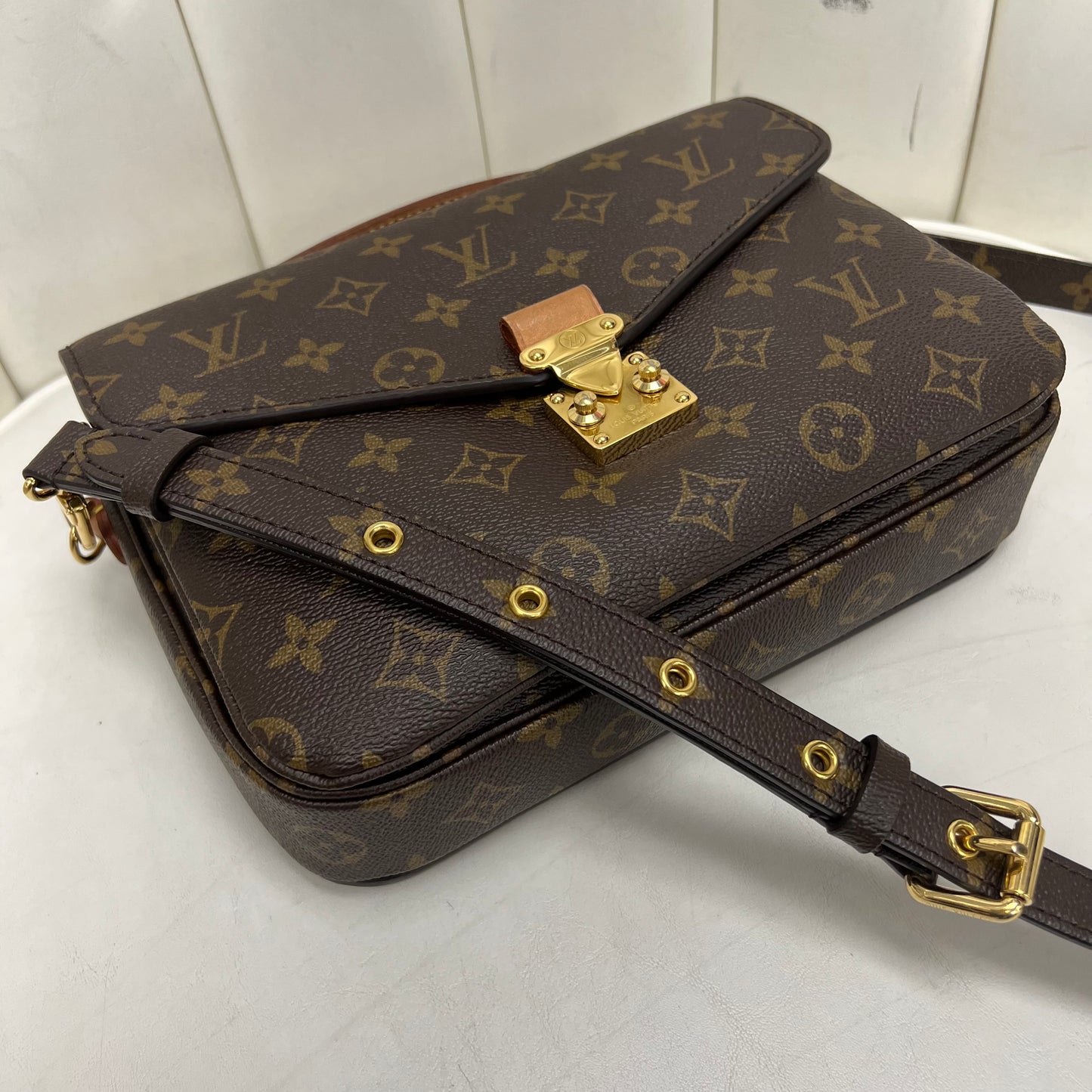 Louis Vuitton Pochette Métis Monogram