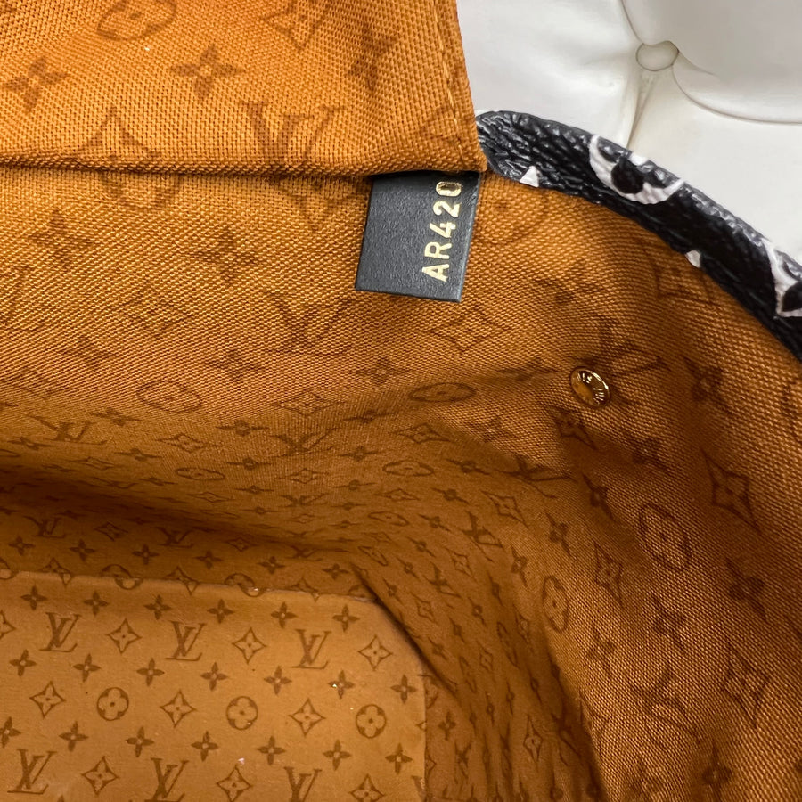 Louis Vuitton Neverfull MM Limited Edition Crafty Monogram Giant Multicolor