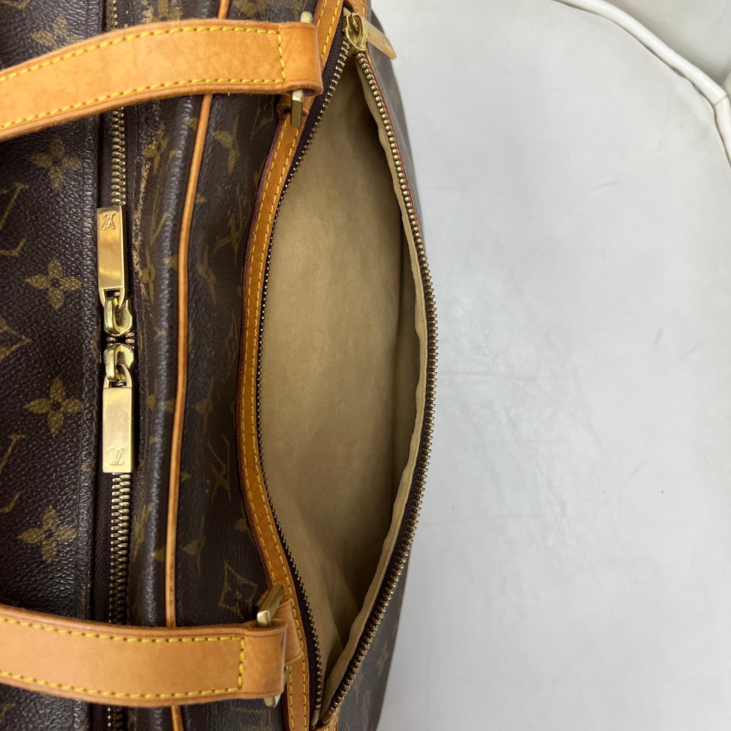 Louis Vuitton Cite Monogram MM