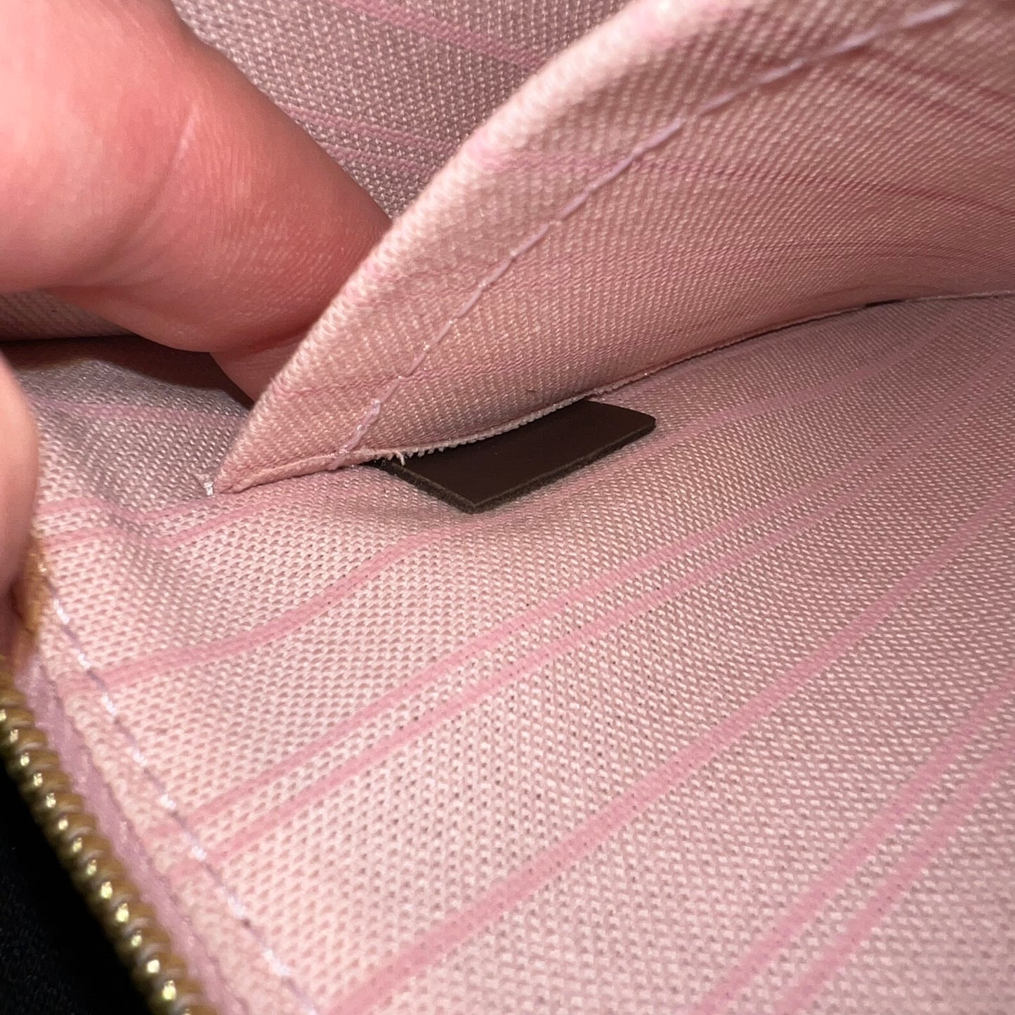 Louis Vuitton Neverfull Pouch Damier Ebene Rose Ballerine
