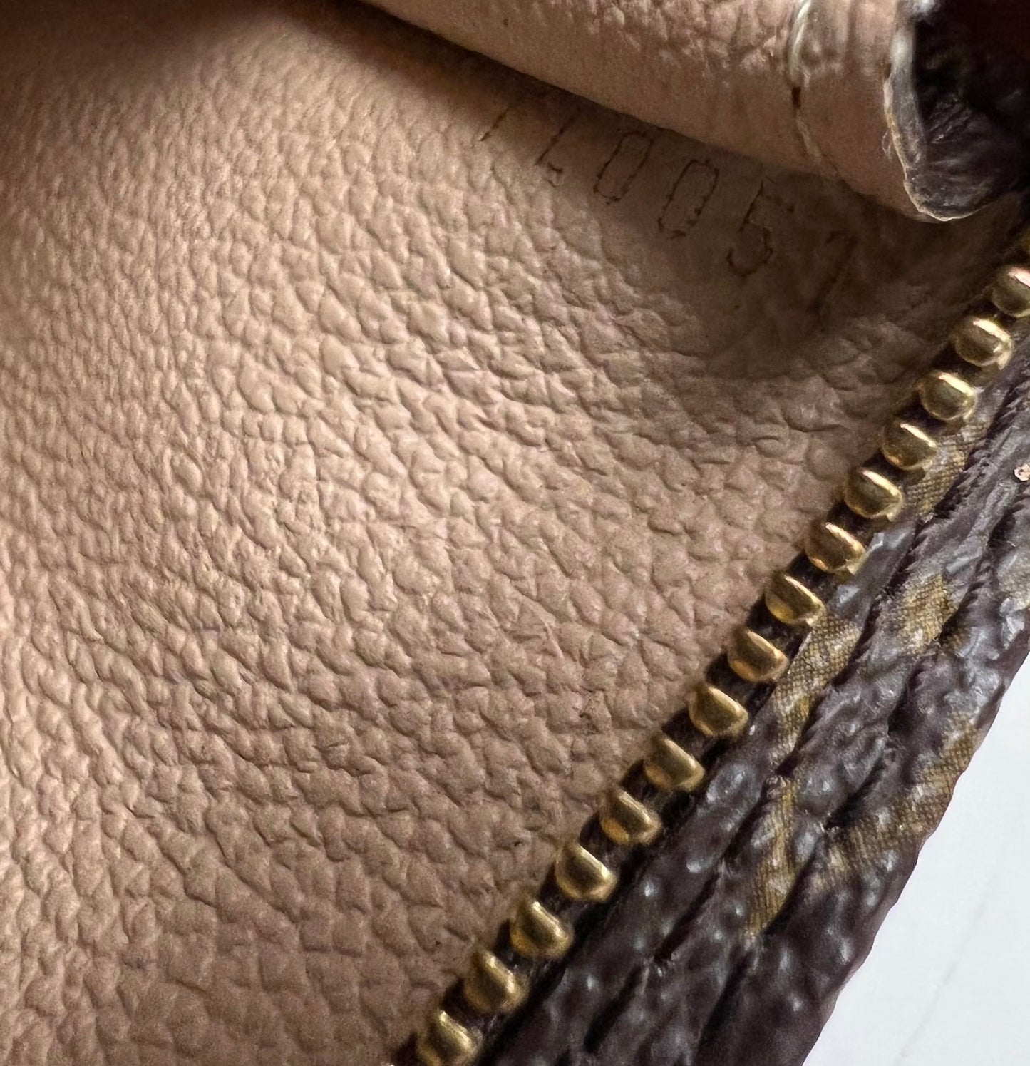Louis Vuitton Pouch Monogram