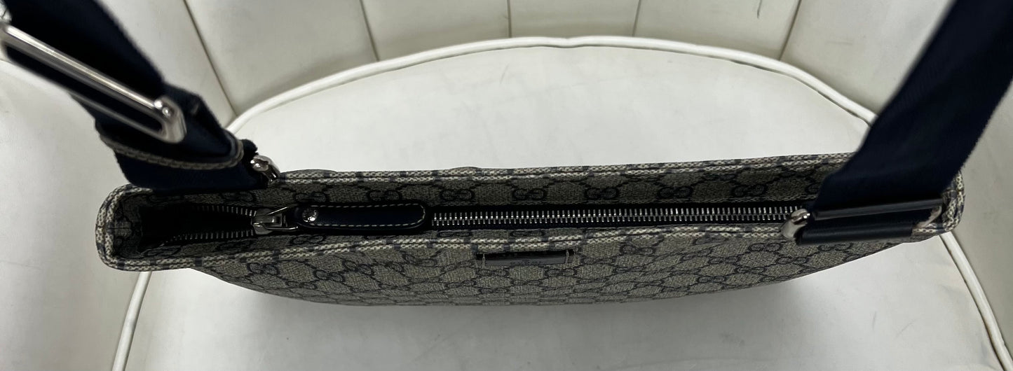 Gucci GG Supreme Canvas Messenger Bag