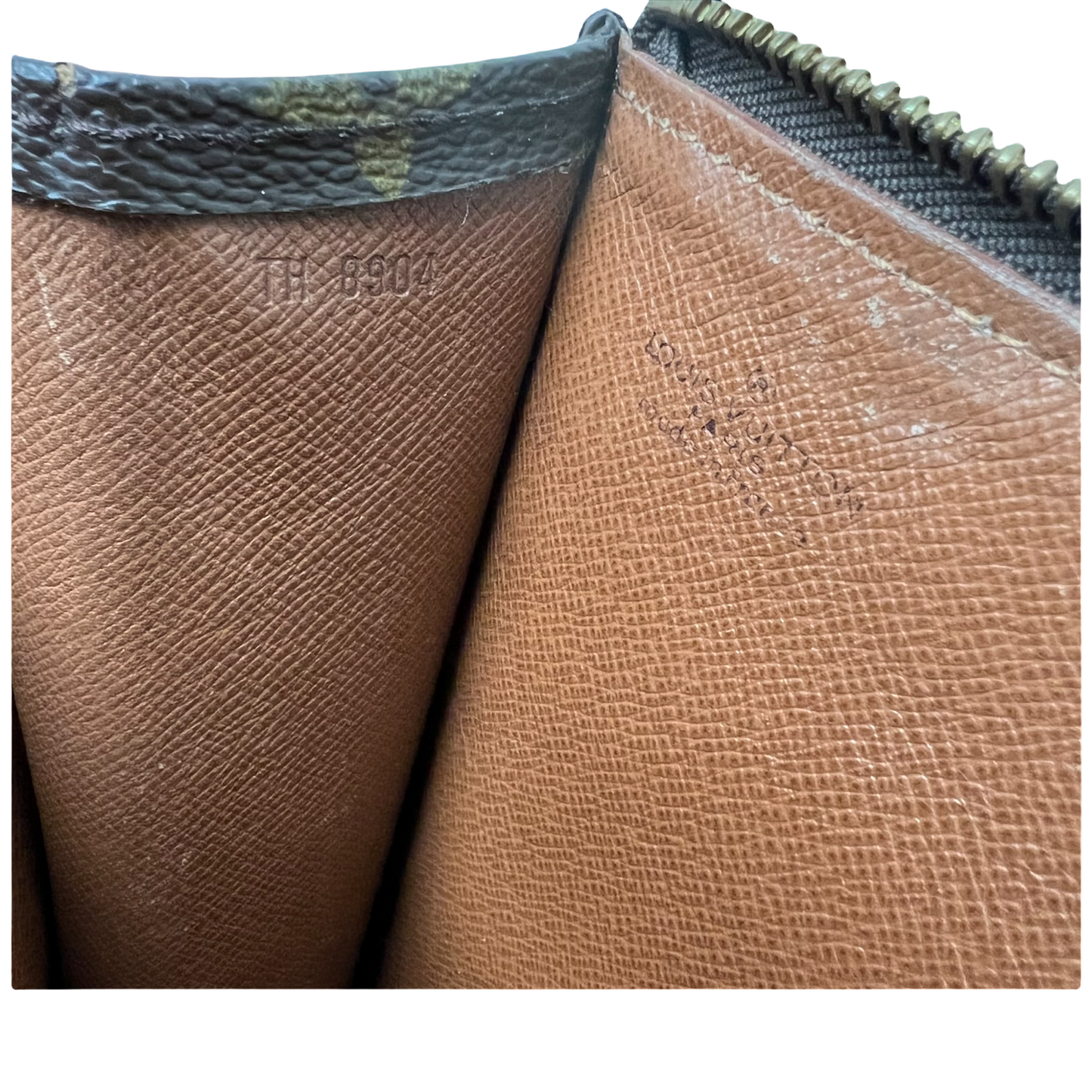 Louis Vuitton Poche Documents Monogram