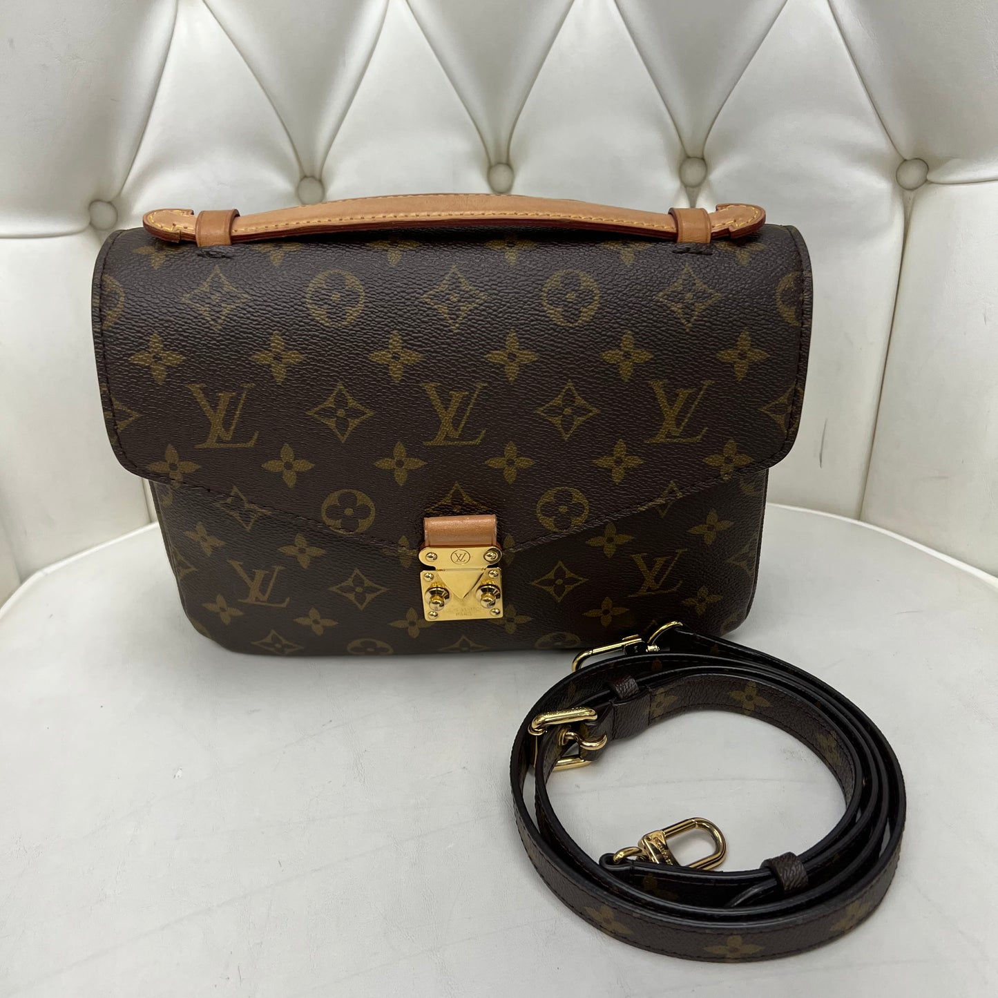 Louis Vuitton Pochette Métis Monogram