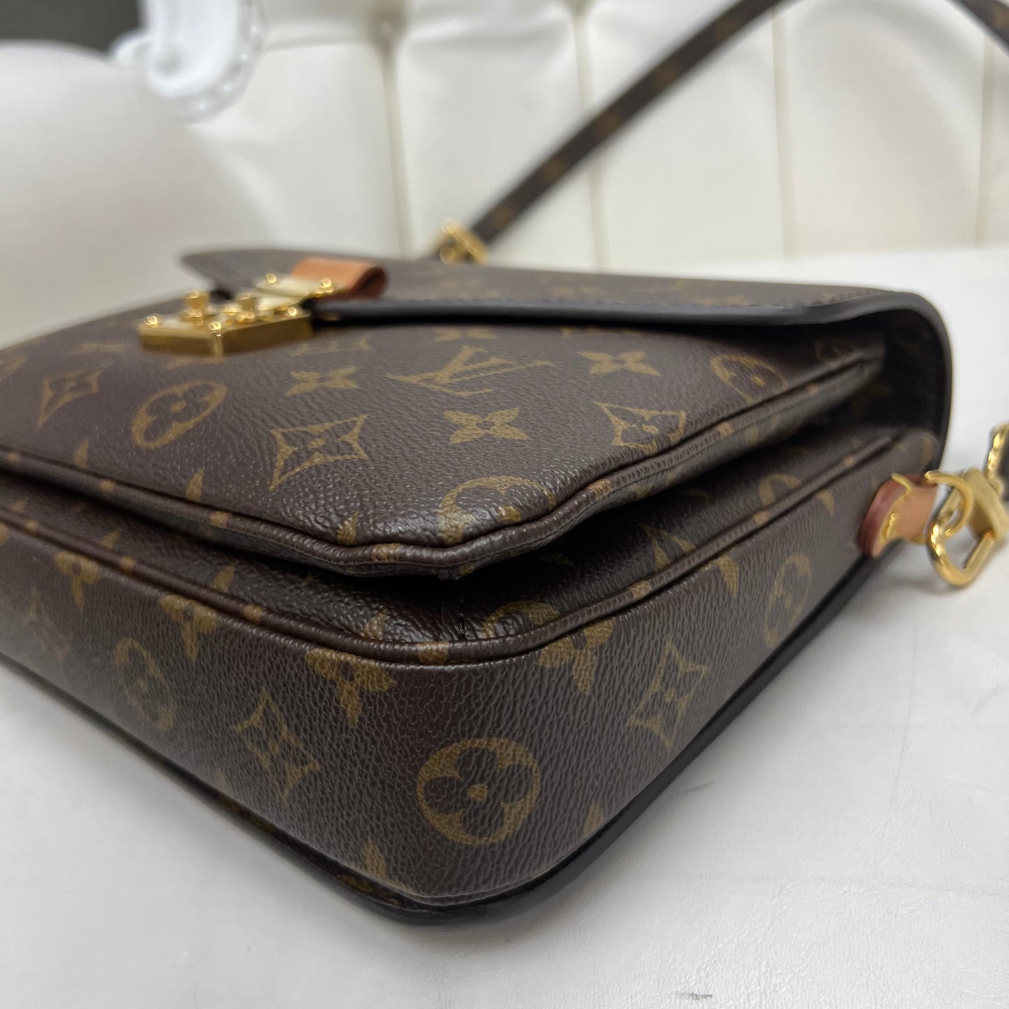 Louis Vuitton Pochette Métis Monogram
