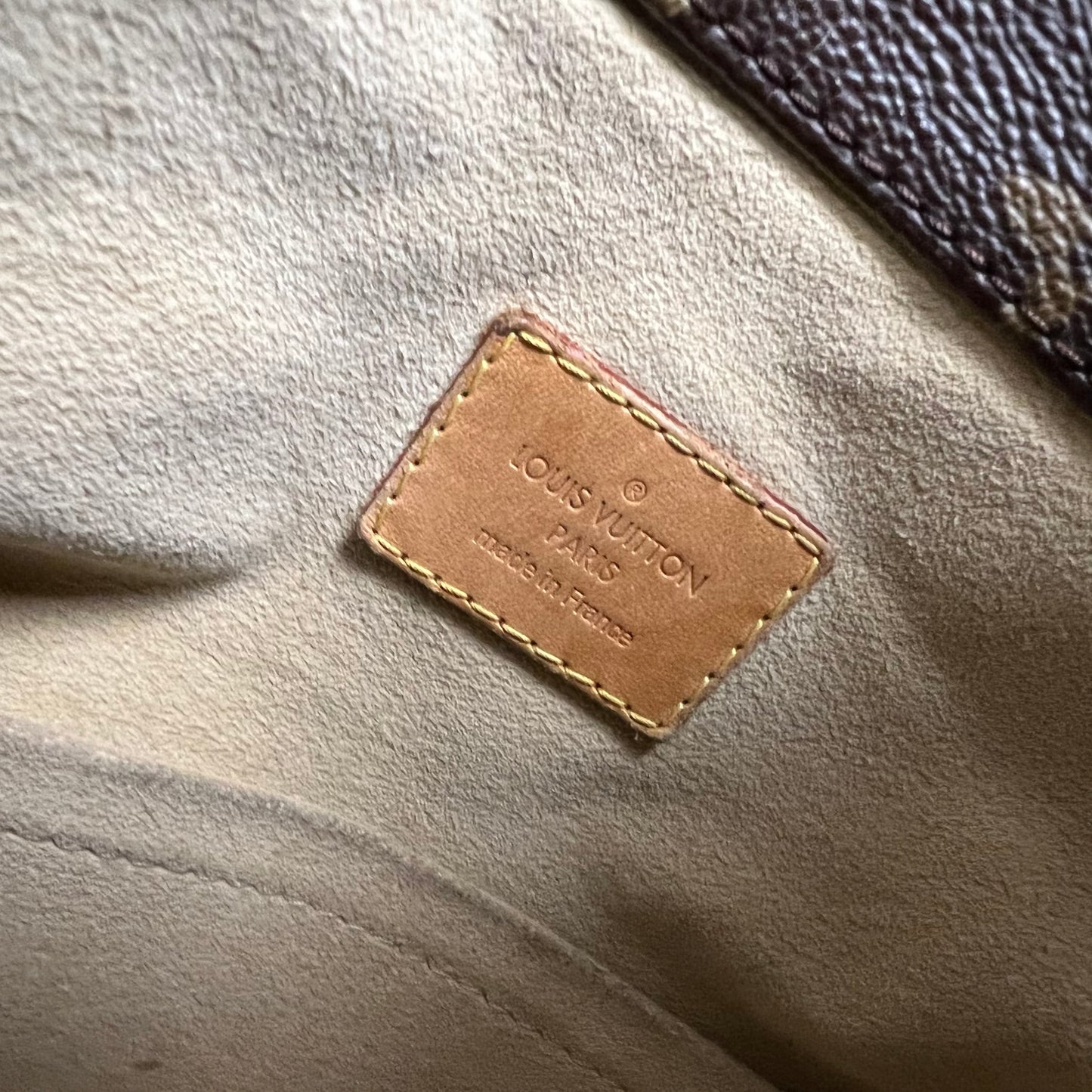 Louis Vuitton Artsy MM