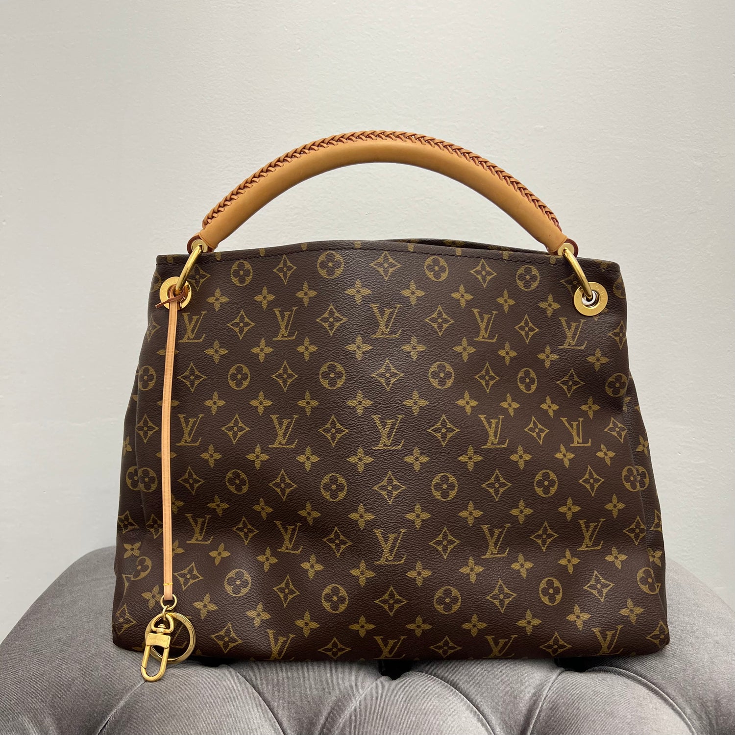 Louis Vuitton Pomme D'Amour Bedford Bag at Jill's Consignment