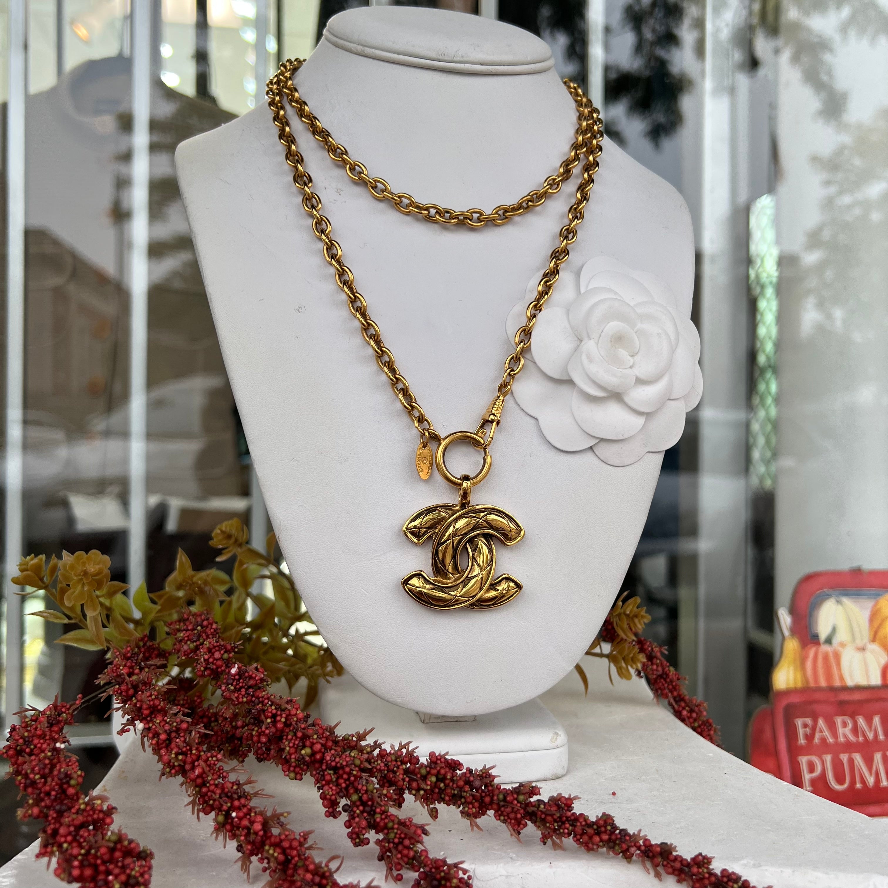 Chanel on sale classic necklace