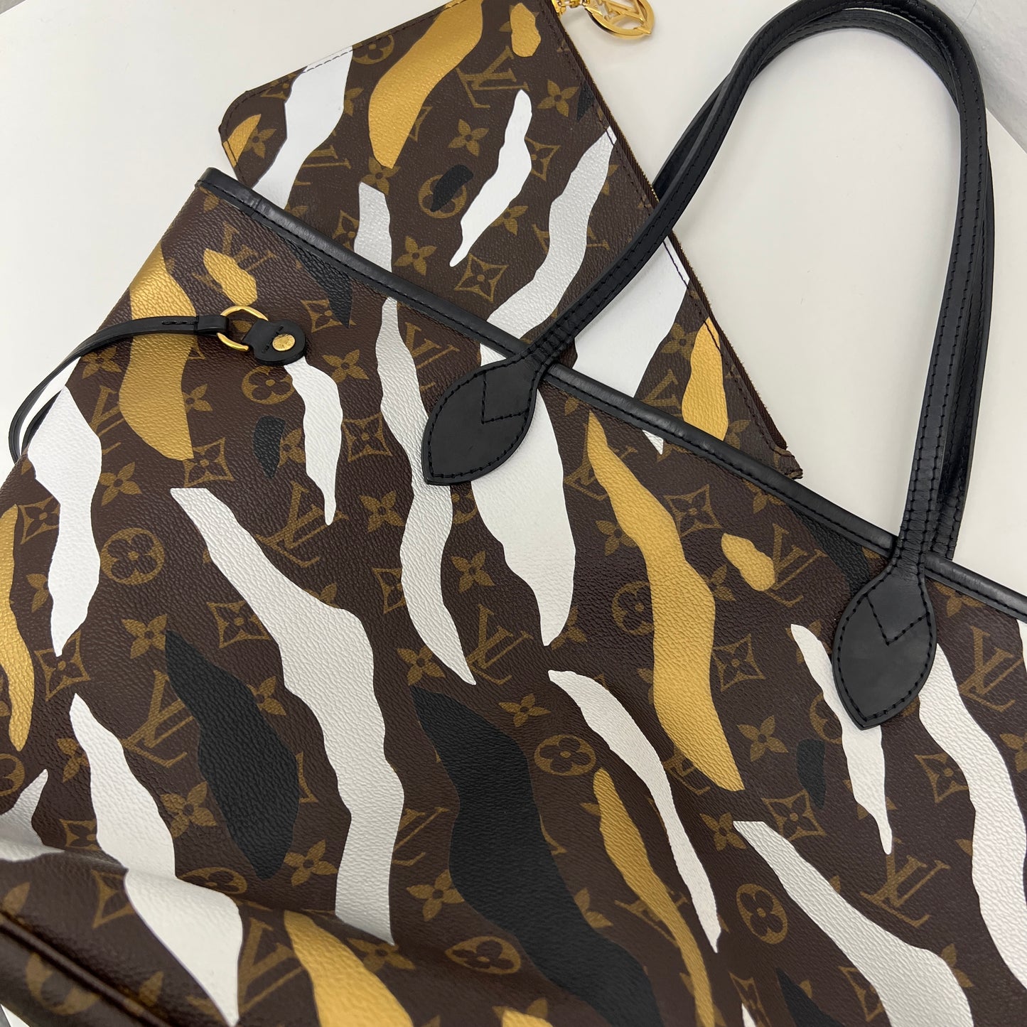 Louis Vuitton x League of Legends Limited Edition Neverfull MM with Pouch