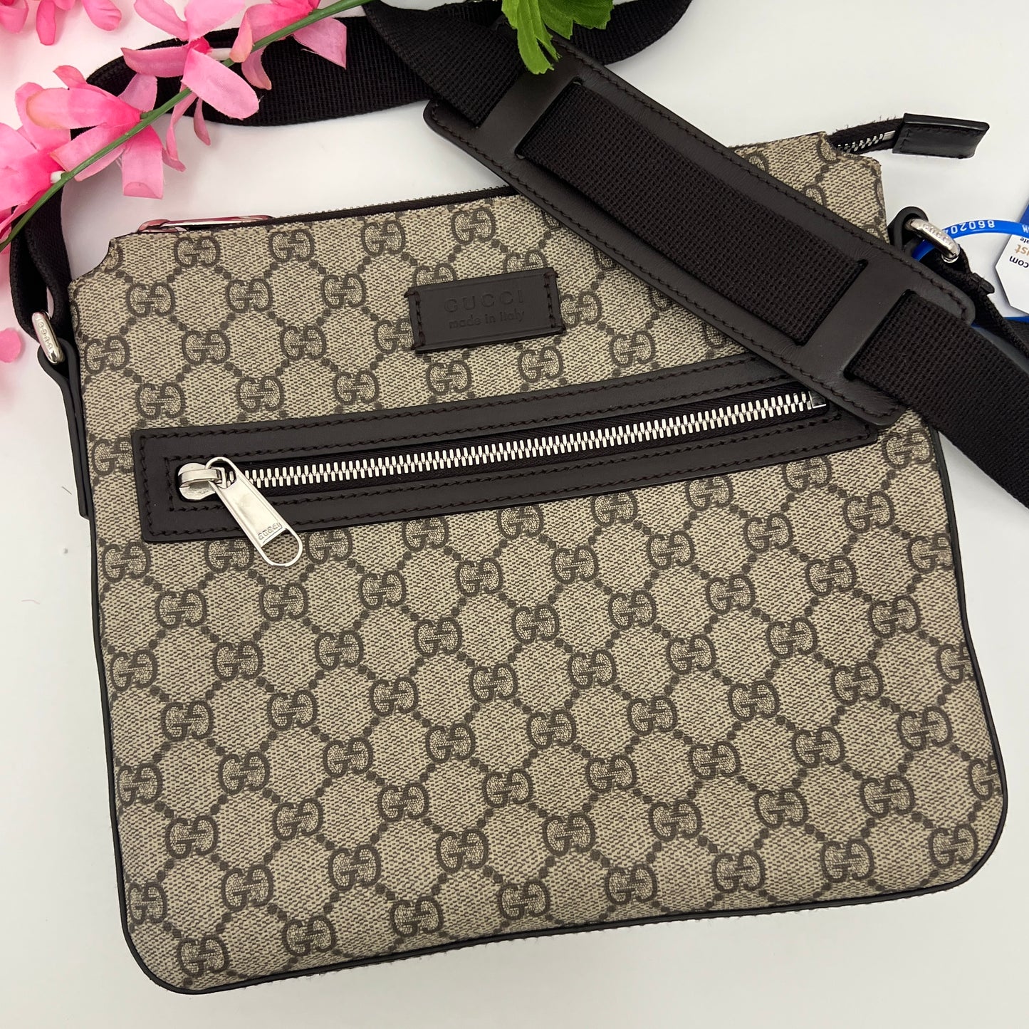 Gucci GG Supreme Canvas Messenger Crossbody Bag