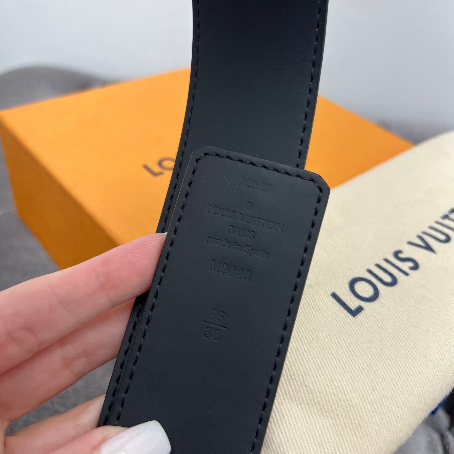 Louis Vuitton Men’s Belt with Box & Dust Bag, Size 95
