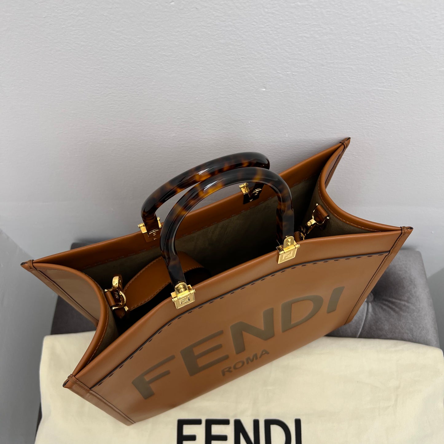 Fendi Sunshine Medium Shopper Tote