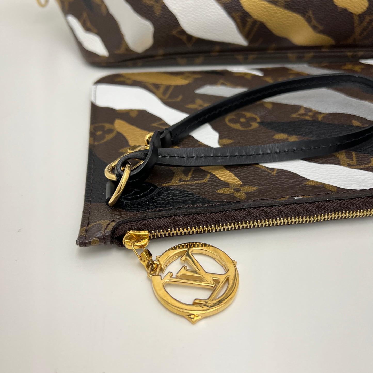 Louis Vuitton x League of Legends Limited Edition Neverfull MM with Pouch