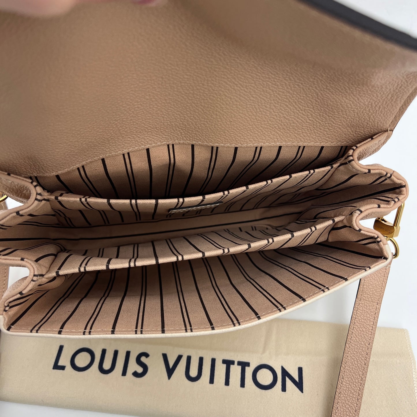 Louis Vuitton Pochette Métis Empreinte Leather