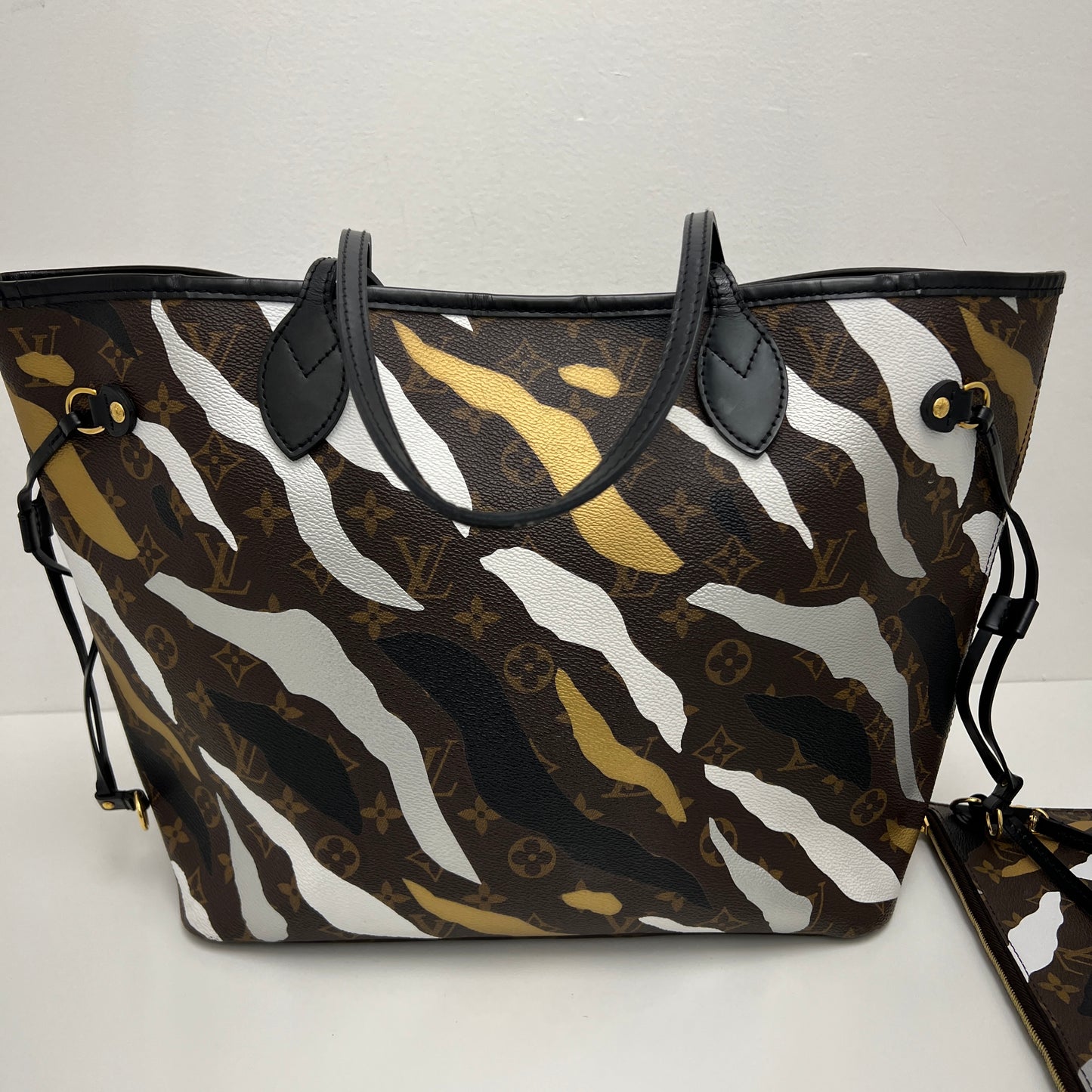 Louis Vuitton x League of Legends Limited Edition Neverfull MM with Pouch