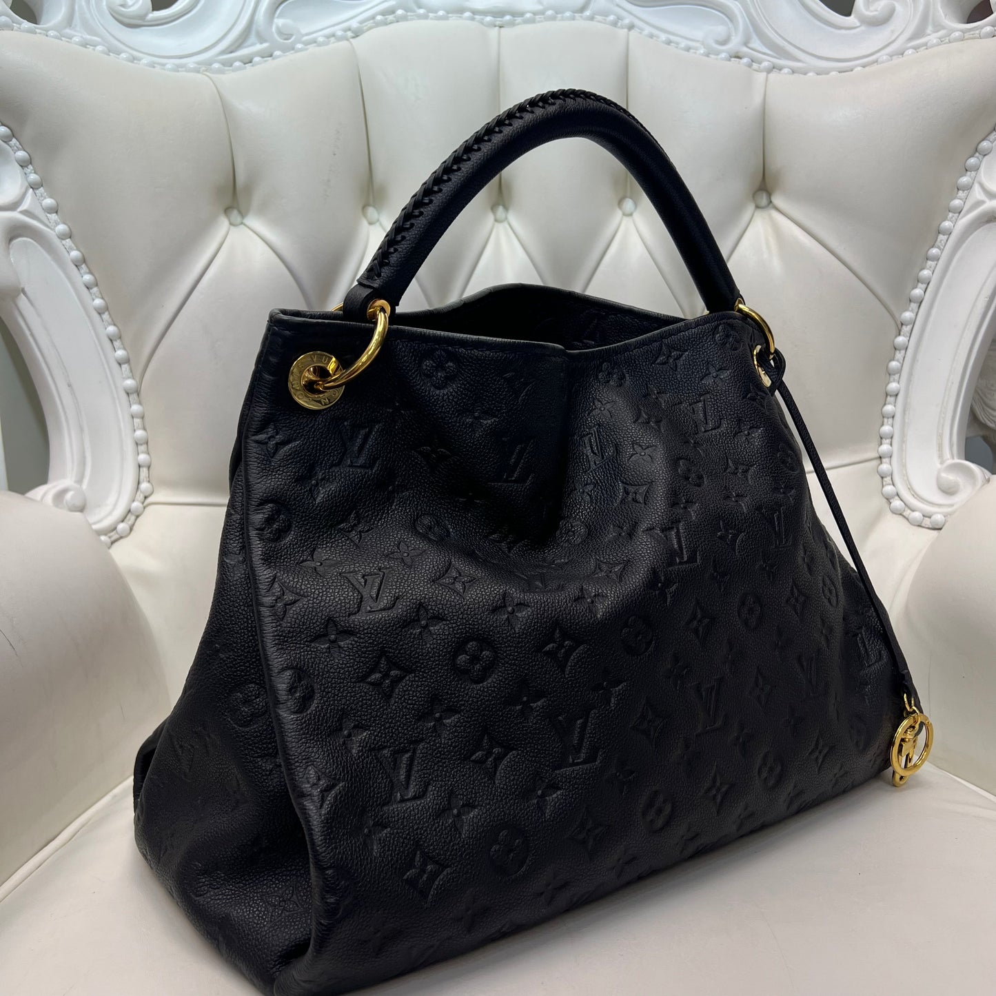 Louis Vuitton Bleu Infini Empreinte Leather Artsy MM