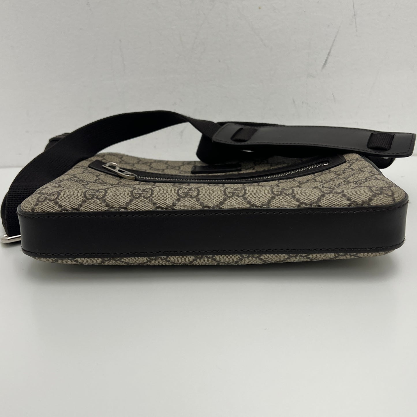 Gucci GG Supreme Canvas Messenger Crossbody Bag