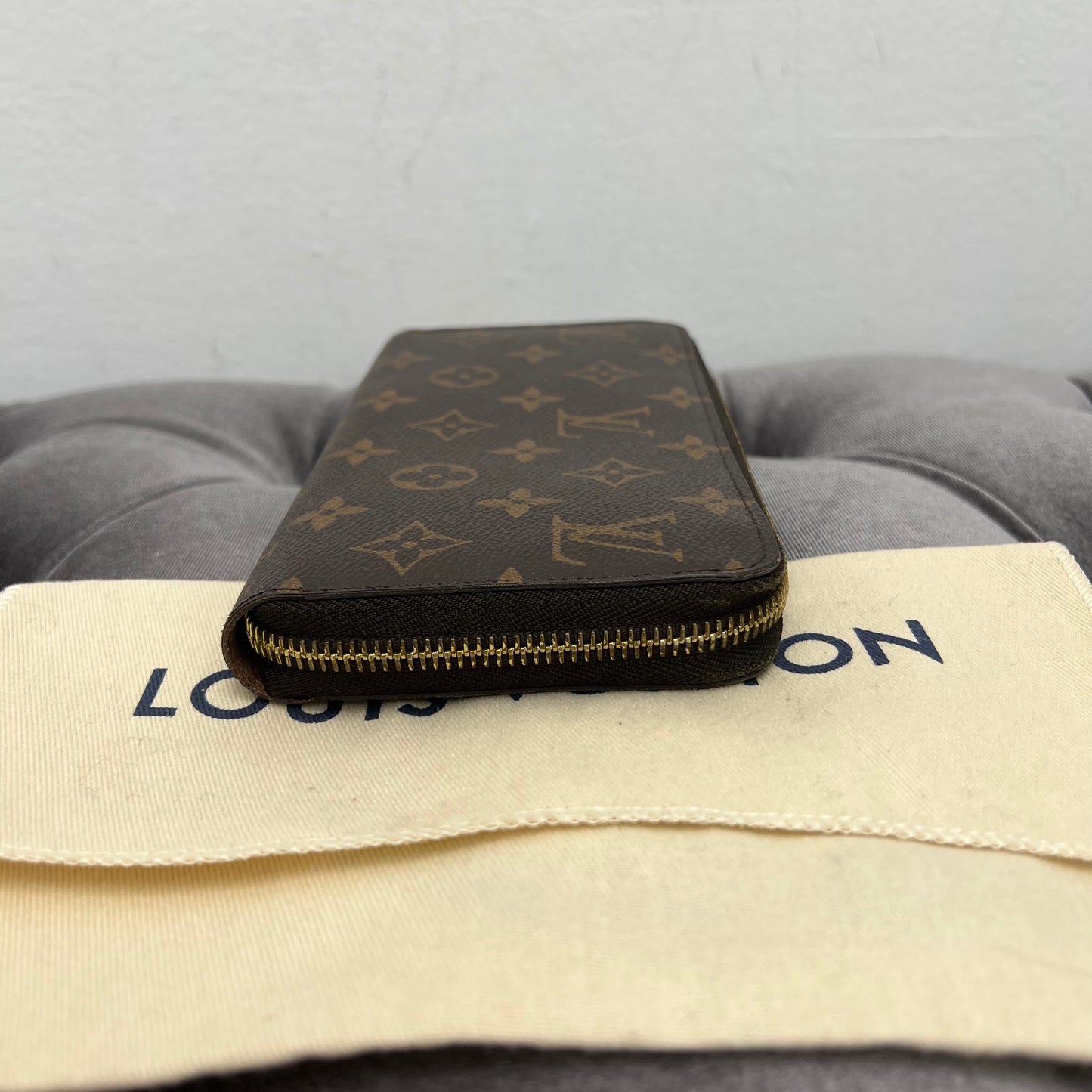 Louis Vuitton Zippy Wallet Monogram, Brown