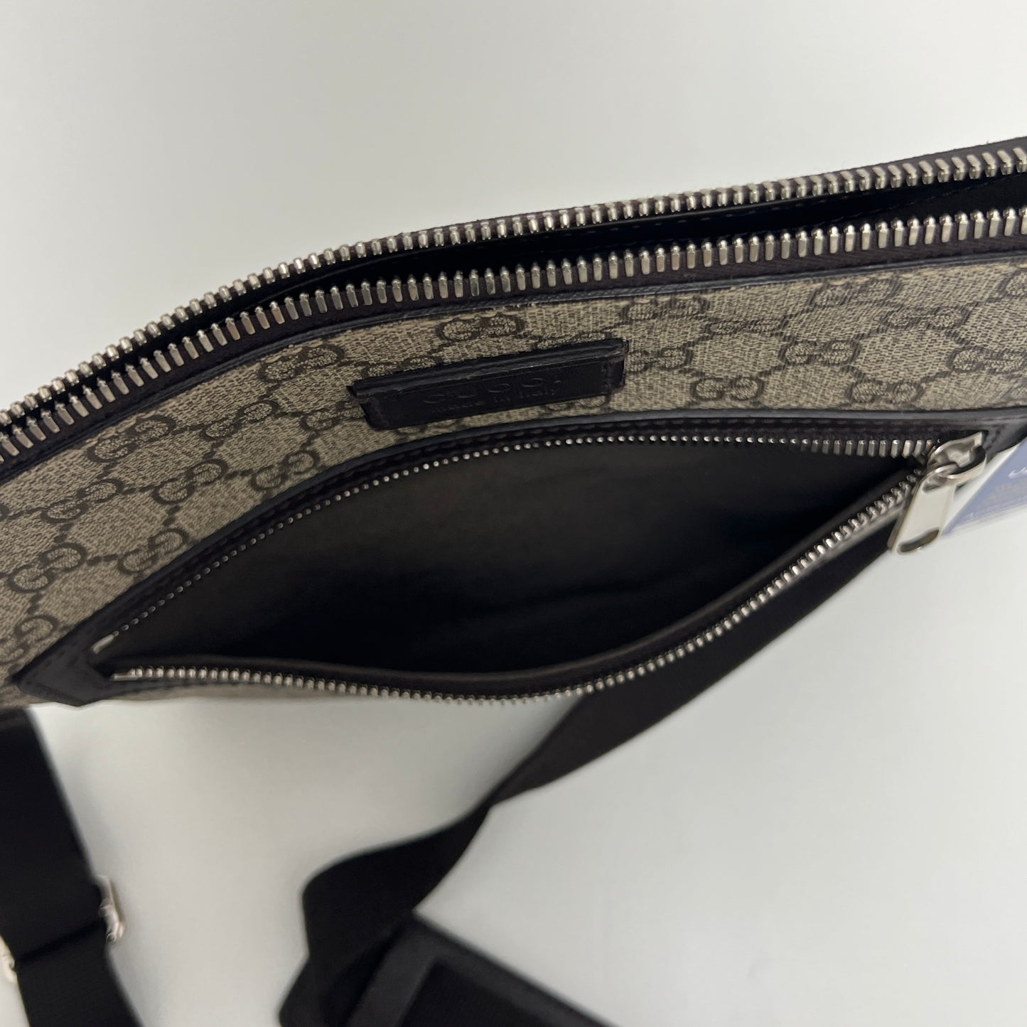 Gucci GG Supreme Canvas Messenger Crossbody Bag
