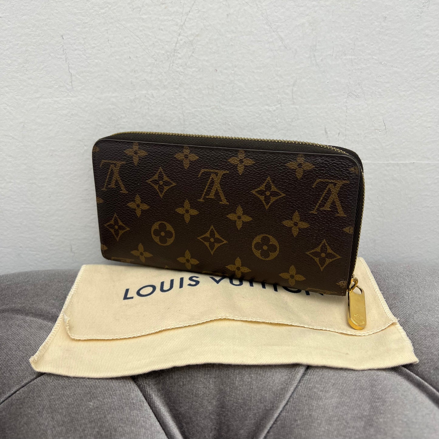 Louis Vuitton Zippy Wallet Monogram, Brown