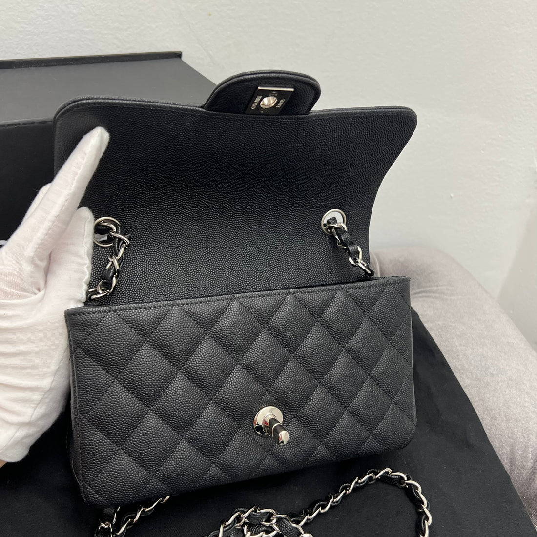 Chanel Trendy handbag medium. New, in box , with documents , dust