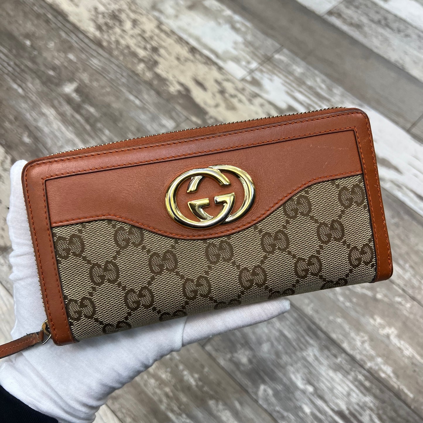 Gucci Zipper Wallet
