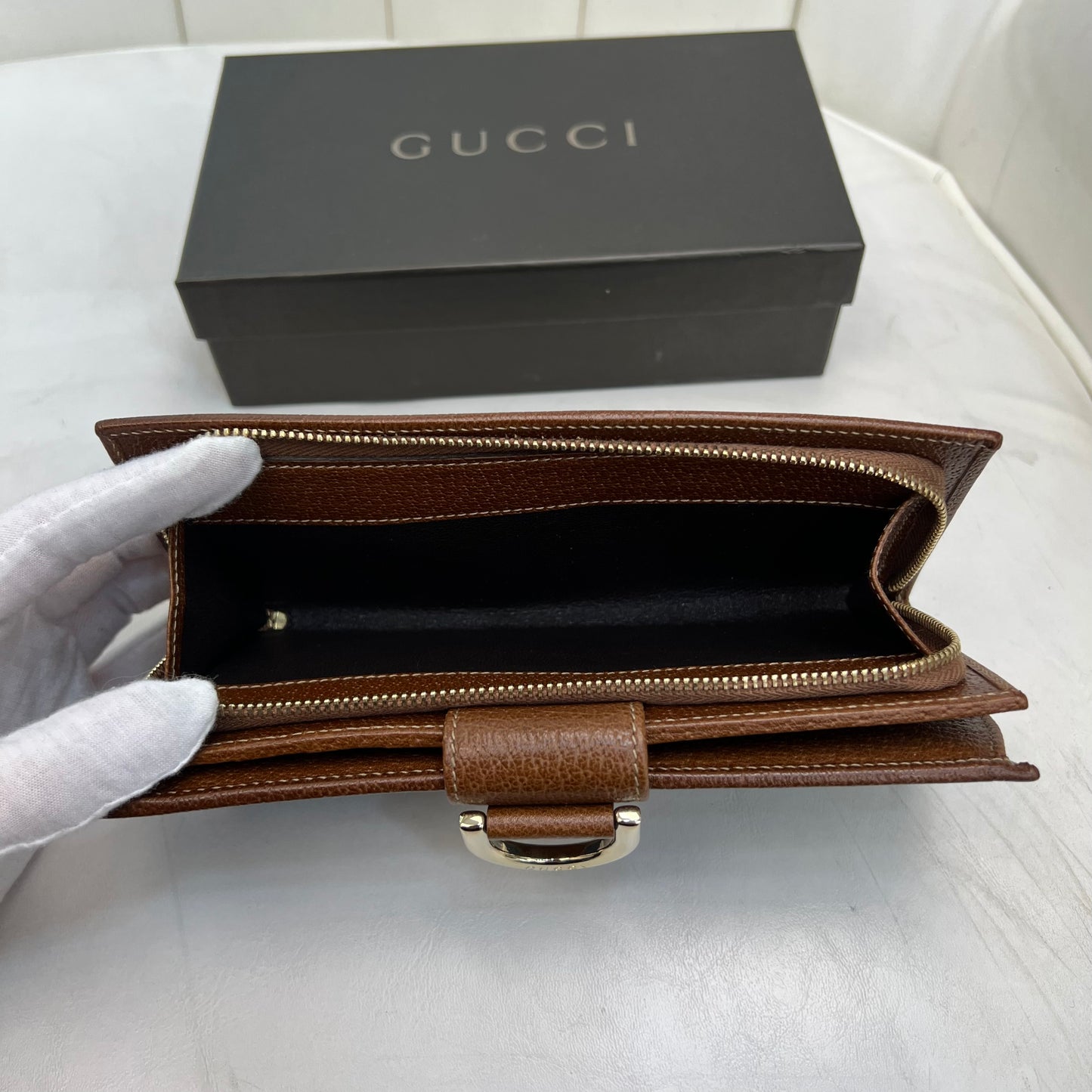 Gucci Abbey Continental Wallet