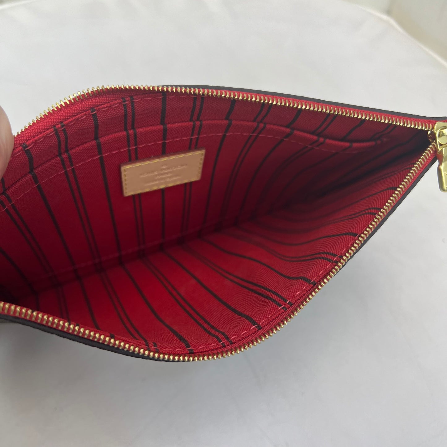 Louis Vuitton Neverfull Pouch Monogram Red
