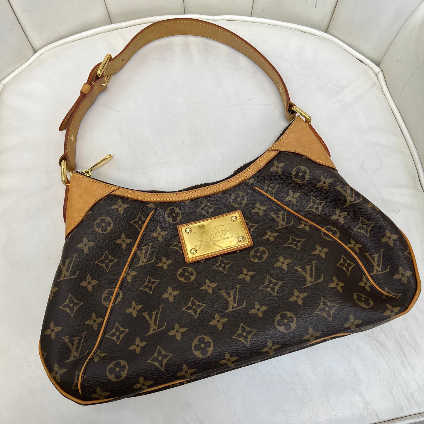 Louis Vuitton Thames Monogram